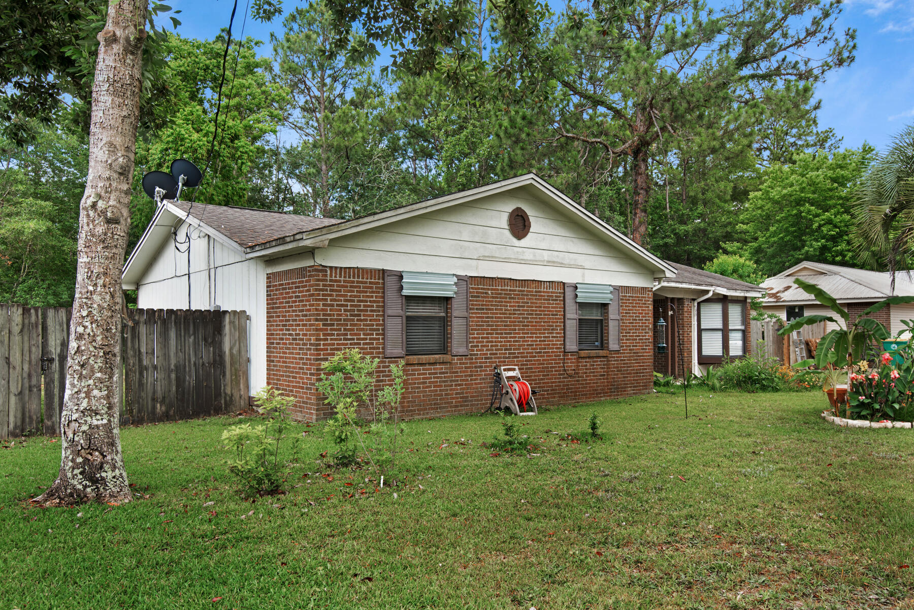 PINE MEADOWS - Residential