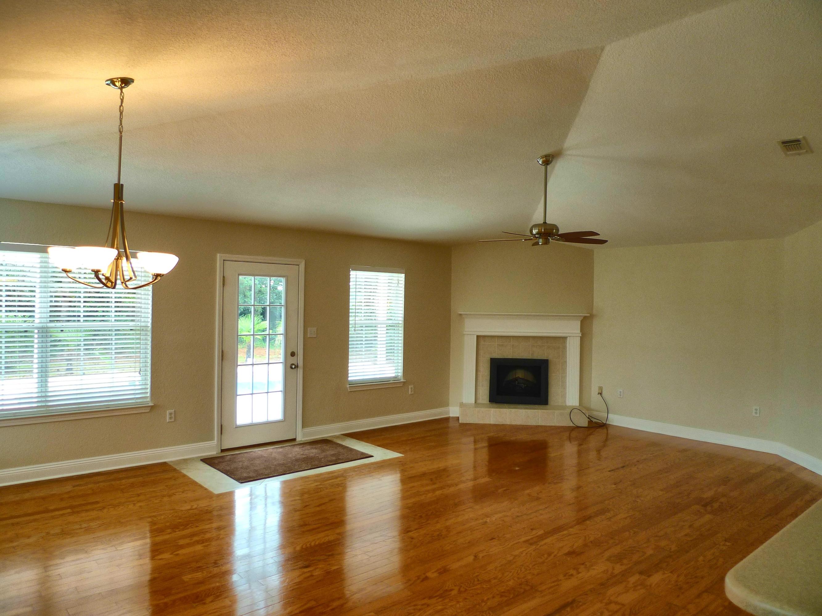 EMERALD LAKES PH 1 - Residential