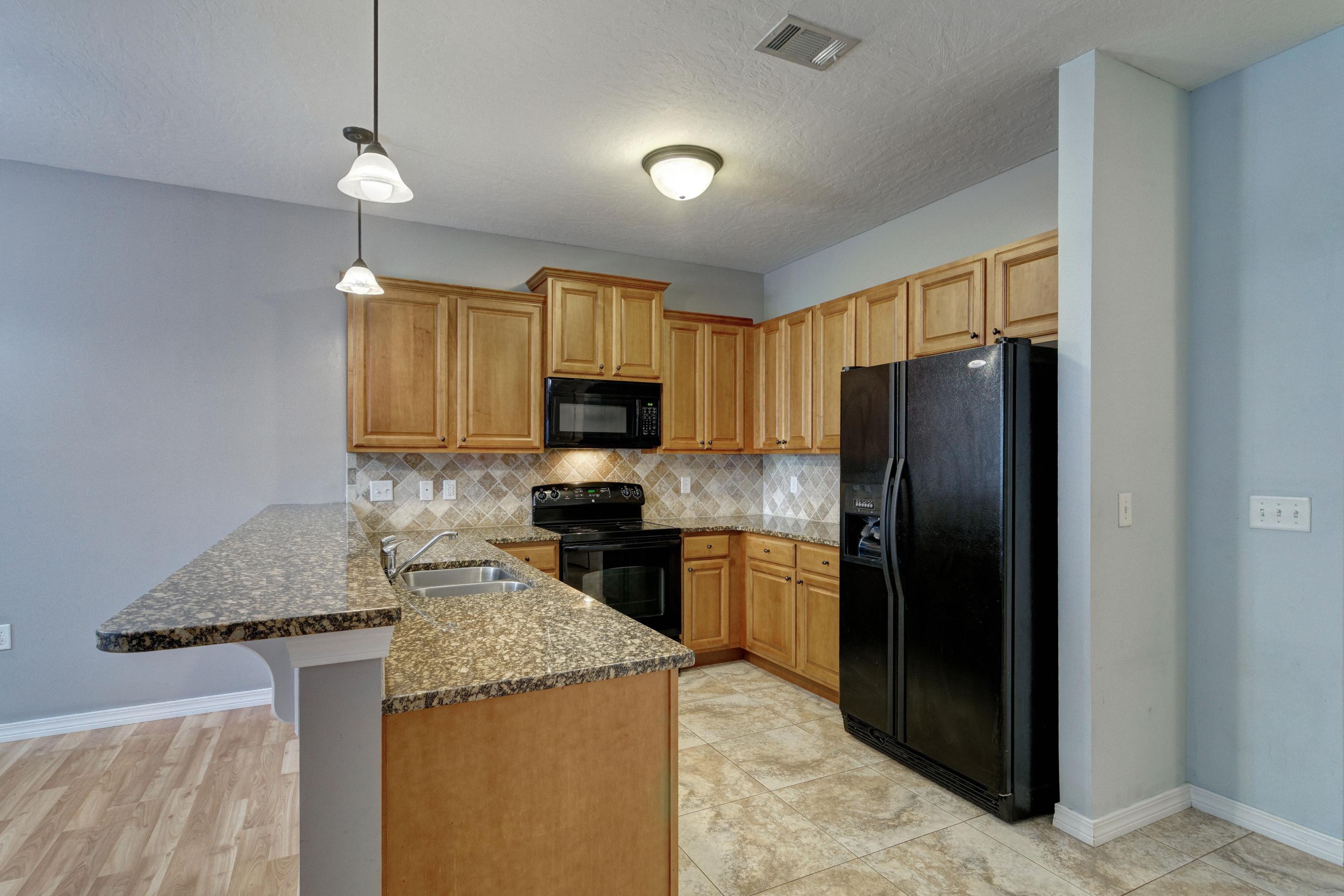 SEASHORE VILLAGE T/H - Residential