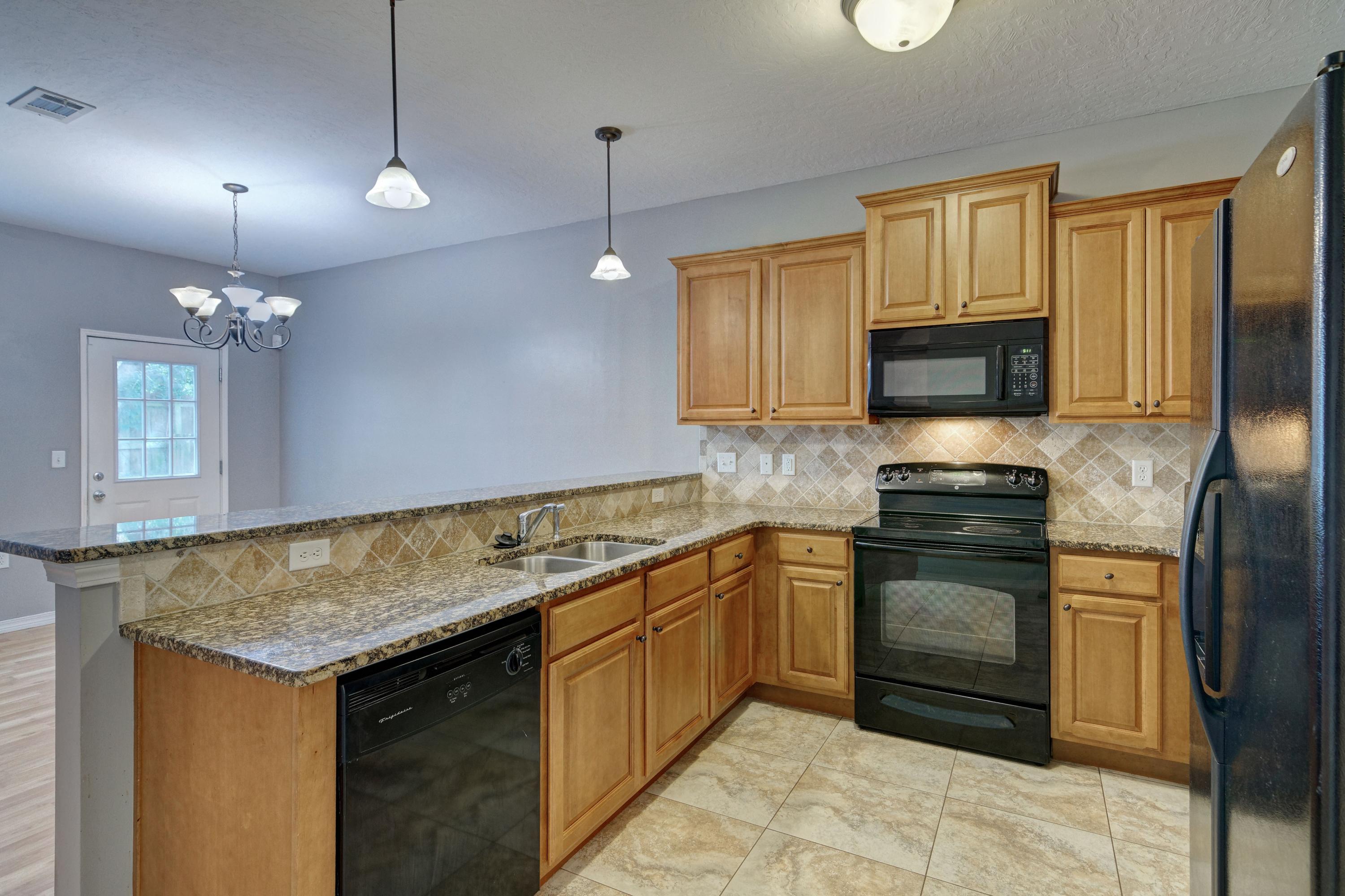 SEASHORE VILLAGE T/H - Residential