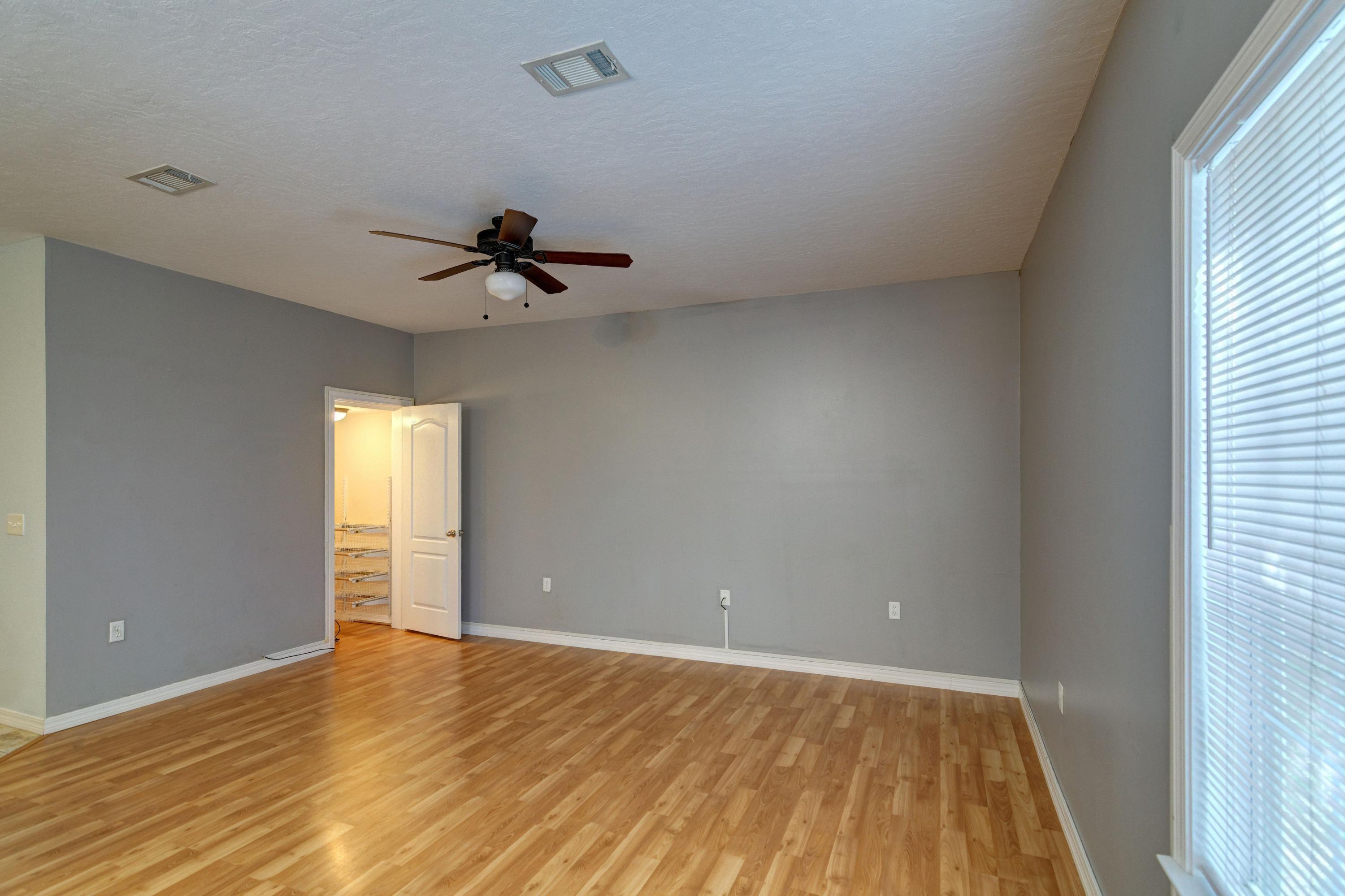 SEASHORE VILLAGE T/H - Residential