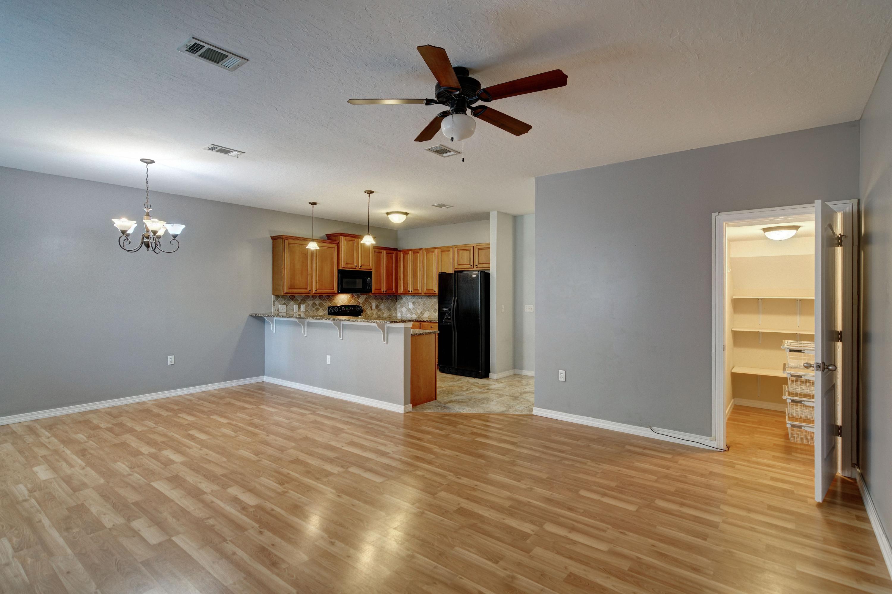 SEASHORE VILLAGE T/H - Residential