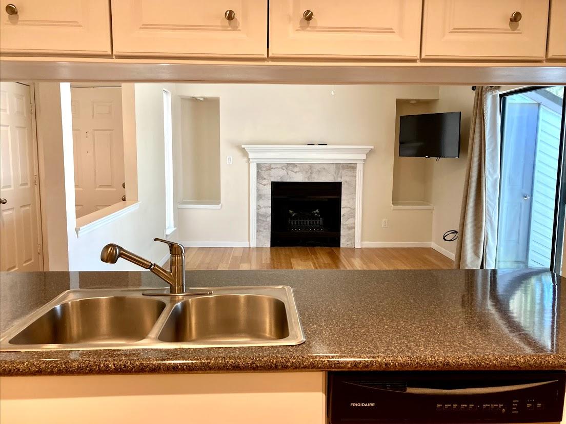 ELM PLACE CONDO - Residential