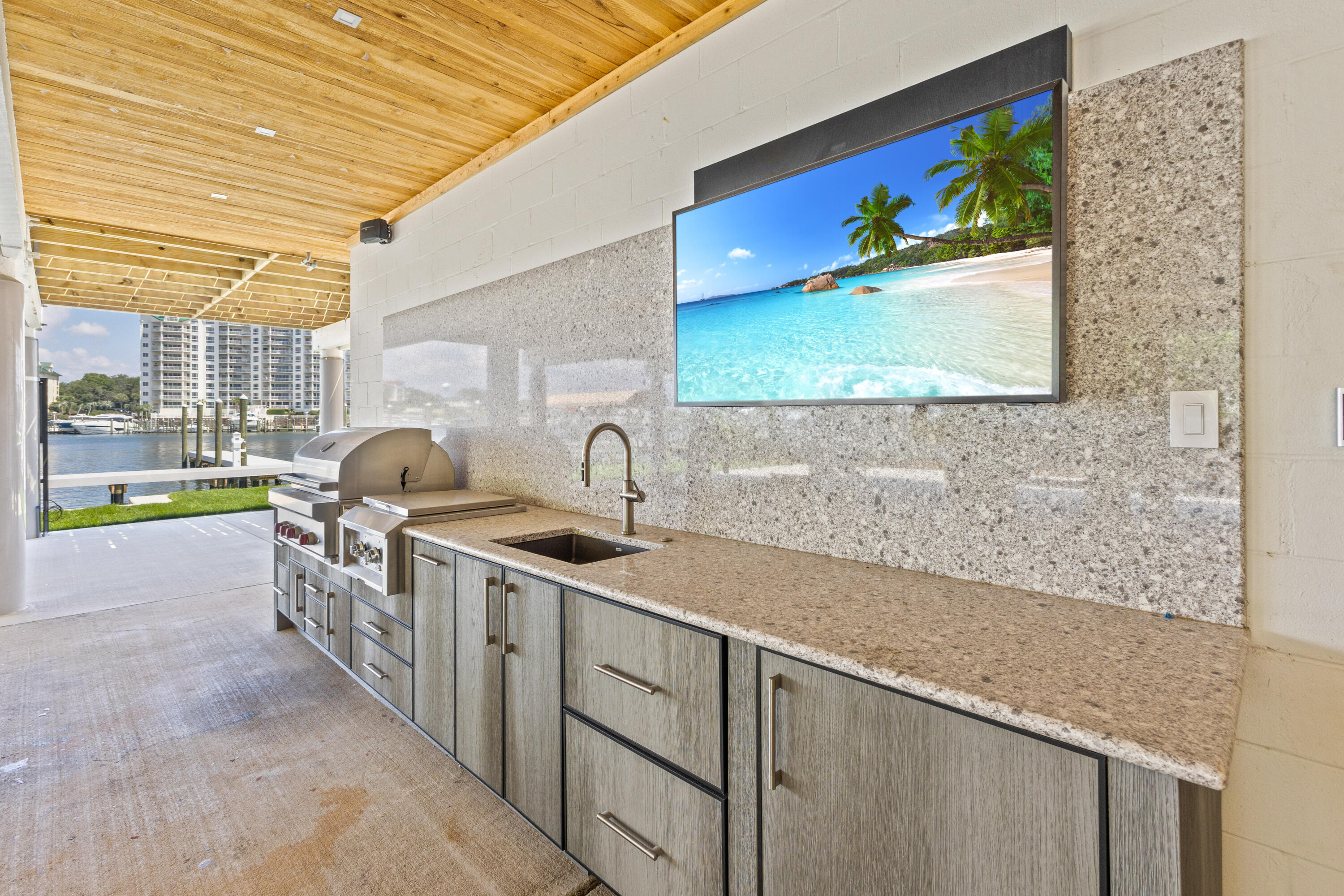 HOLIDAY ISLE - Residential