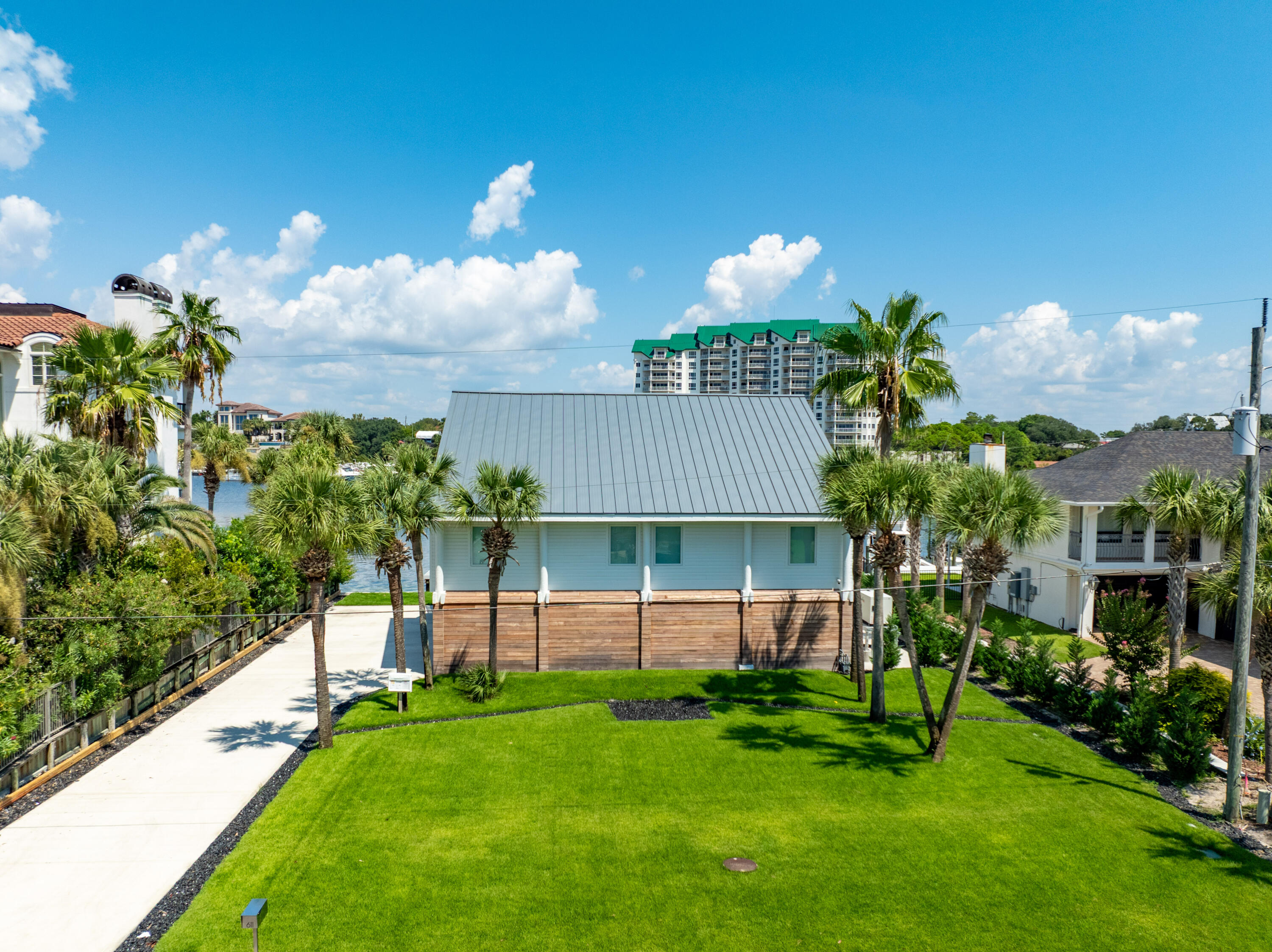 HOLIDAY ISLE - Residential