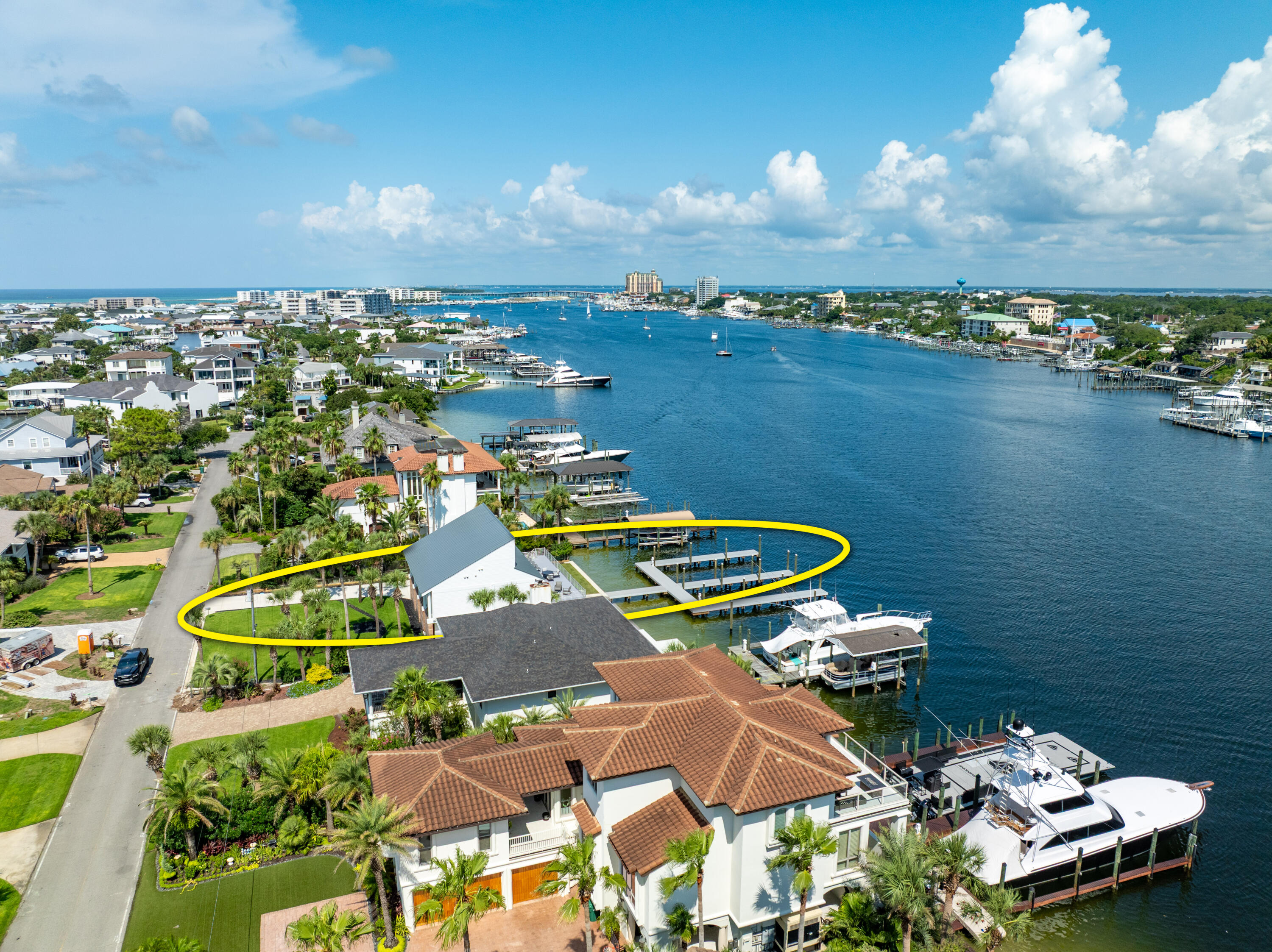 HOLIDAY ISLE - Residential