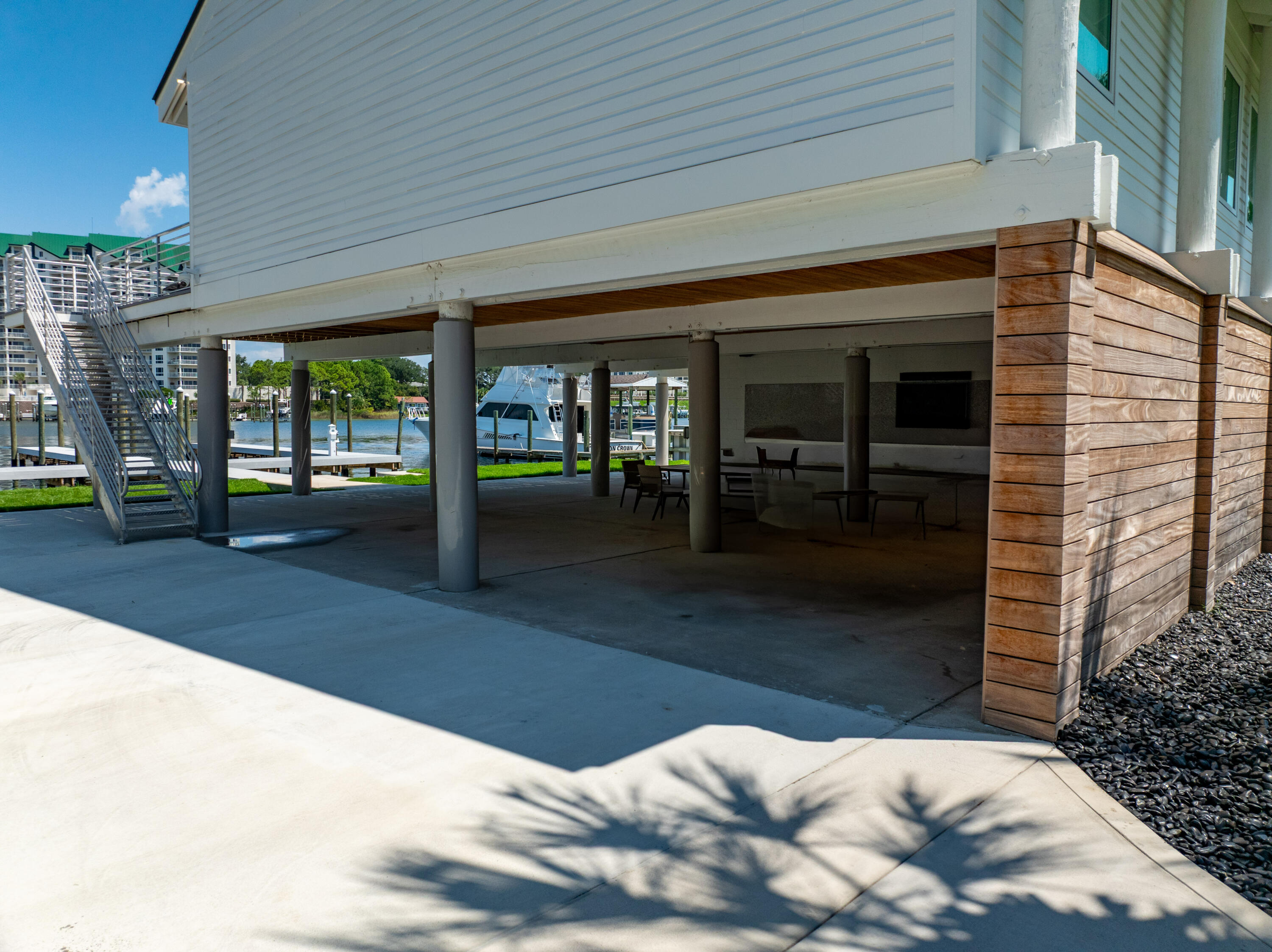 HOLIDAY ISLE - Residential