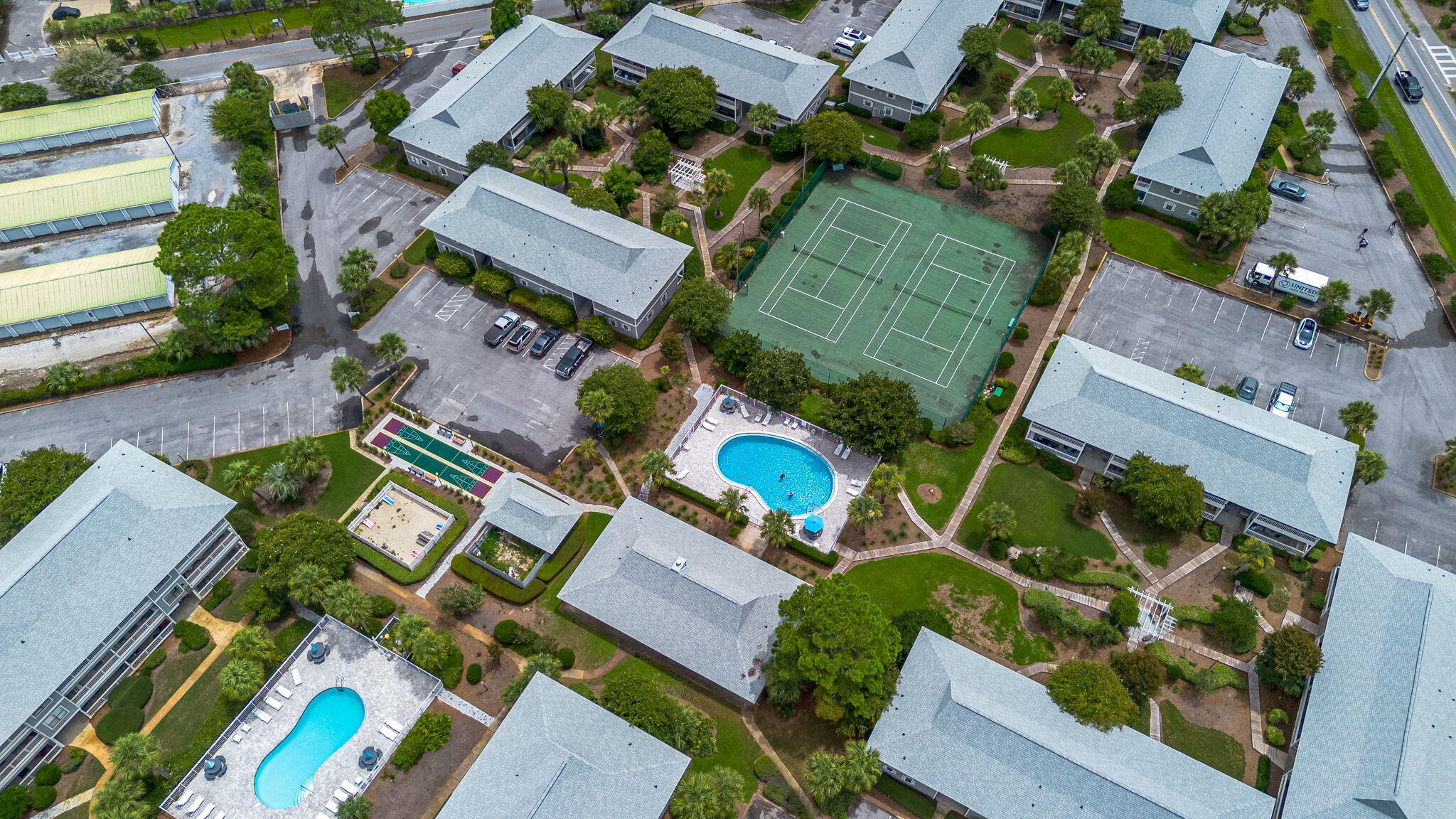 BEACHWOOD VILLAS CONDO - Residential