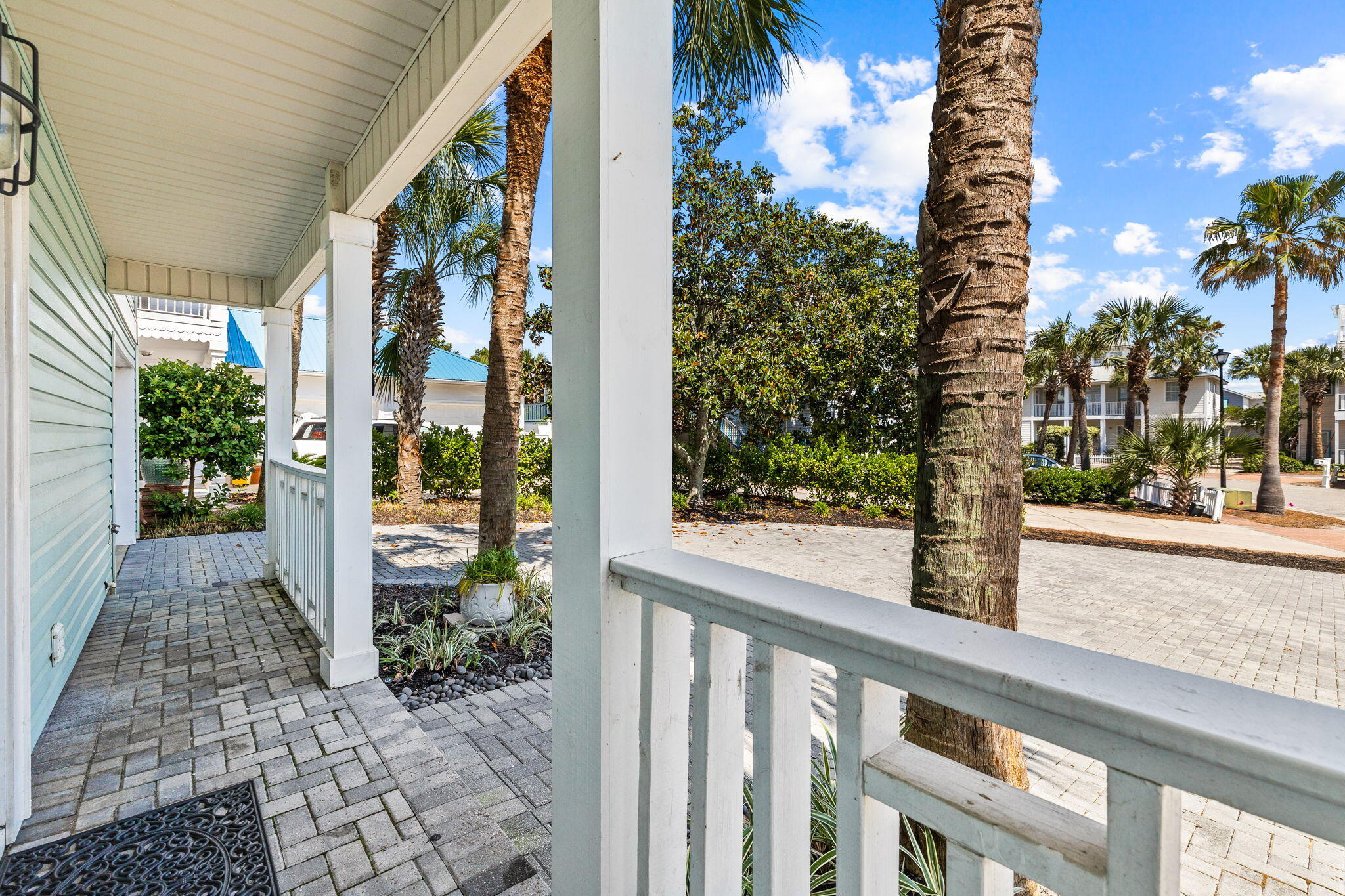 CRYSTAL SHORES - Residential