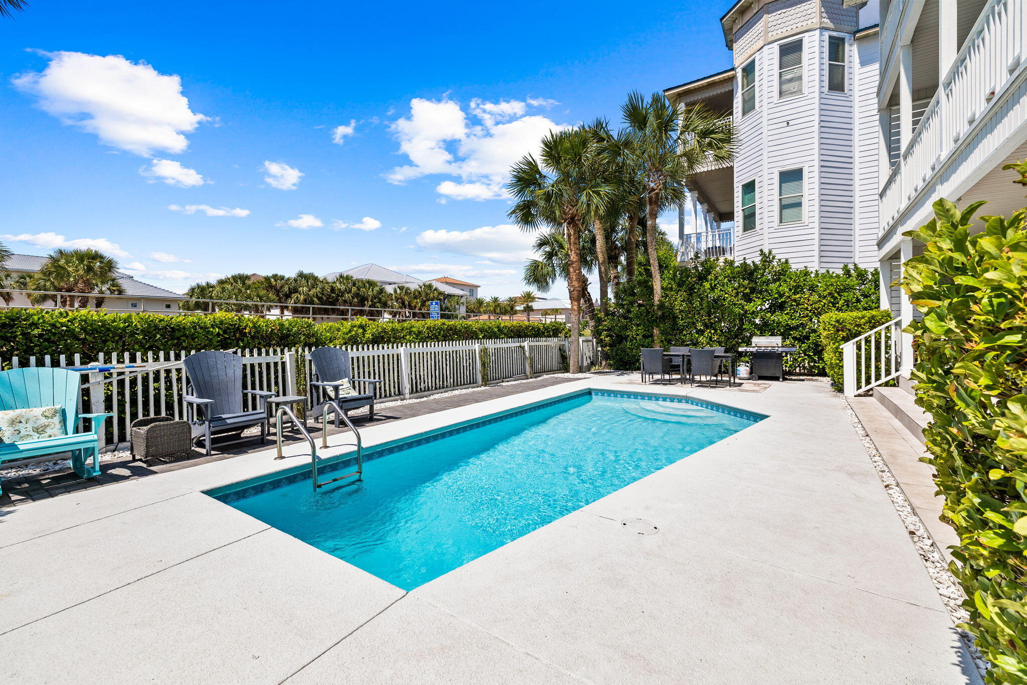 CRYSTAL SHORES - Residential