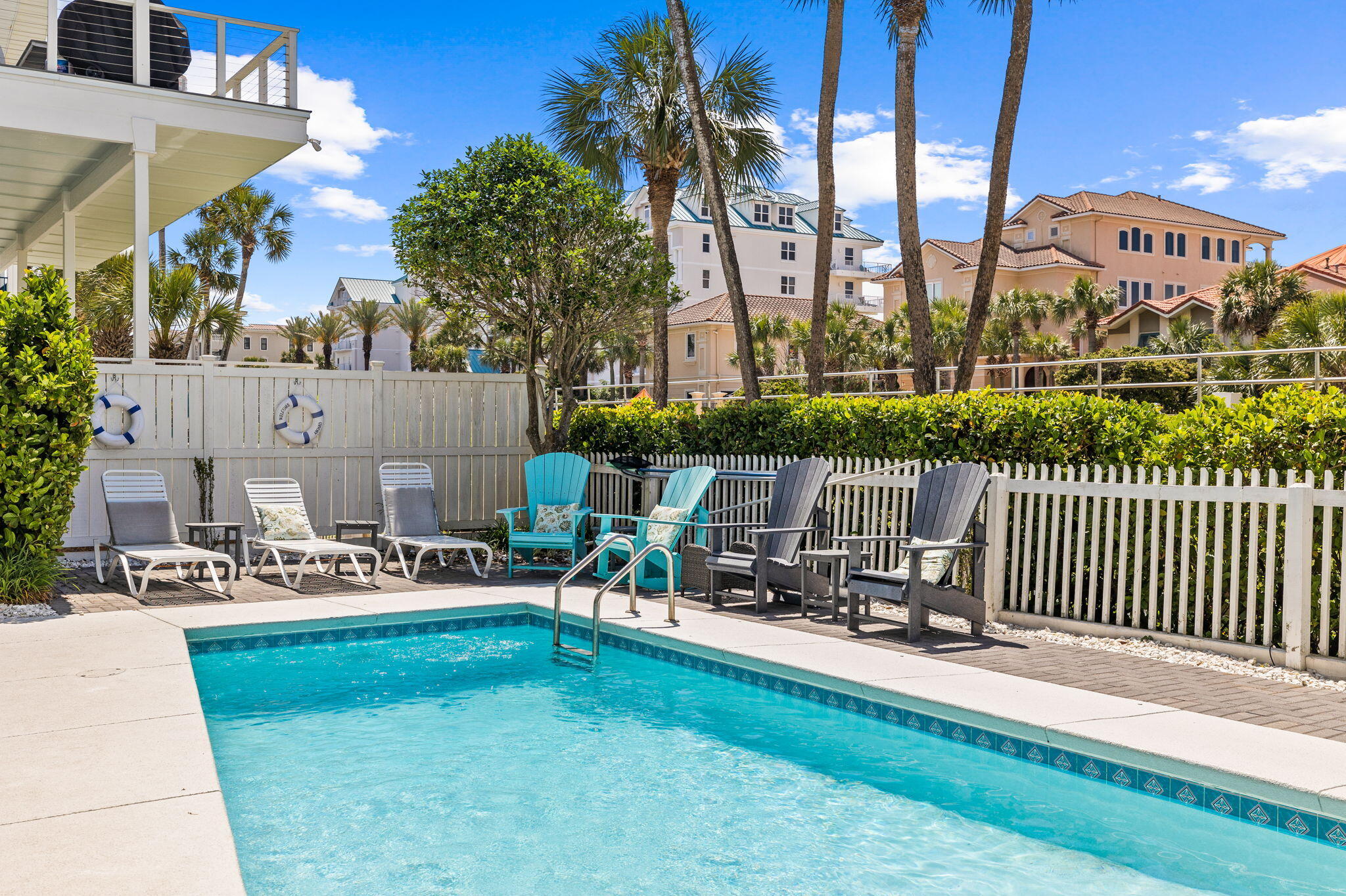 CRYSTAL SHORES - Residential