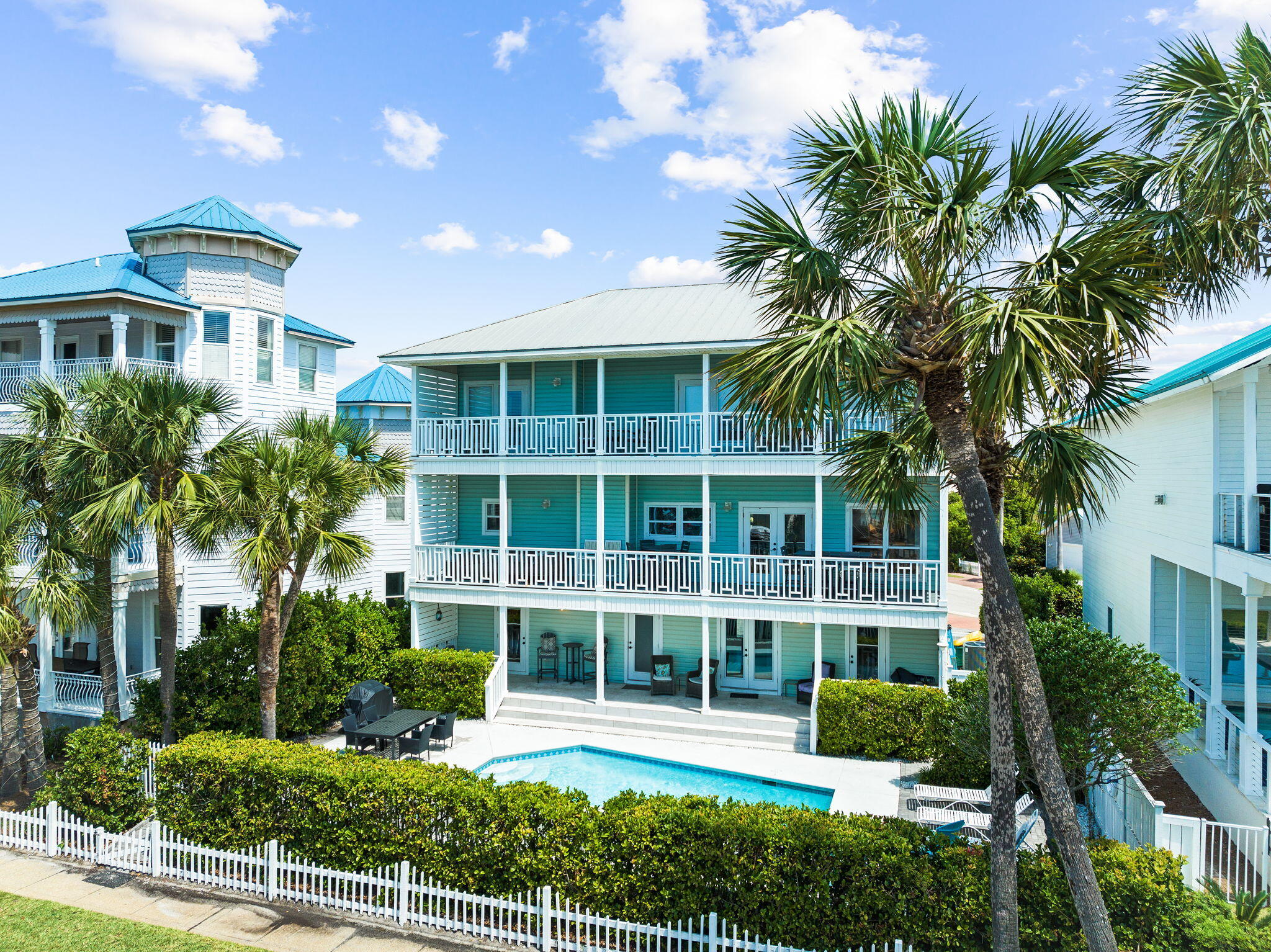 CRYSTAL SHORES - Residential