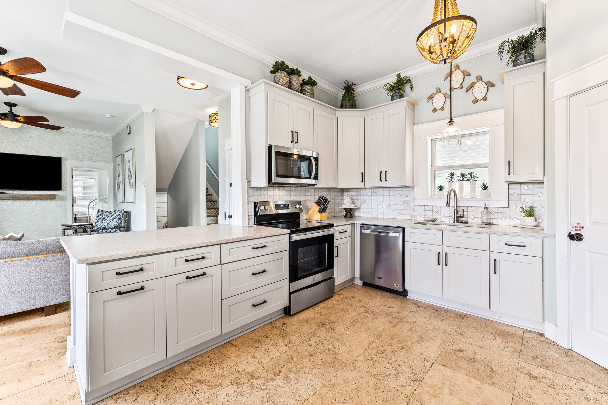 CRYSTAL SHORES - Residential