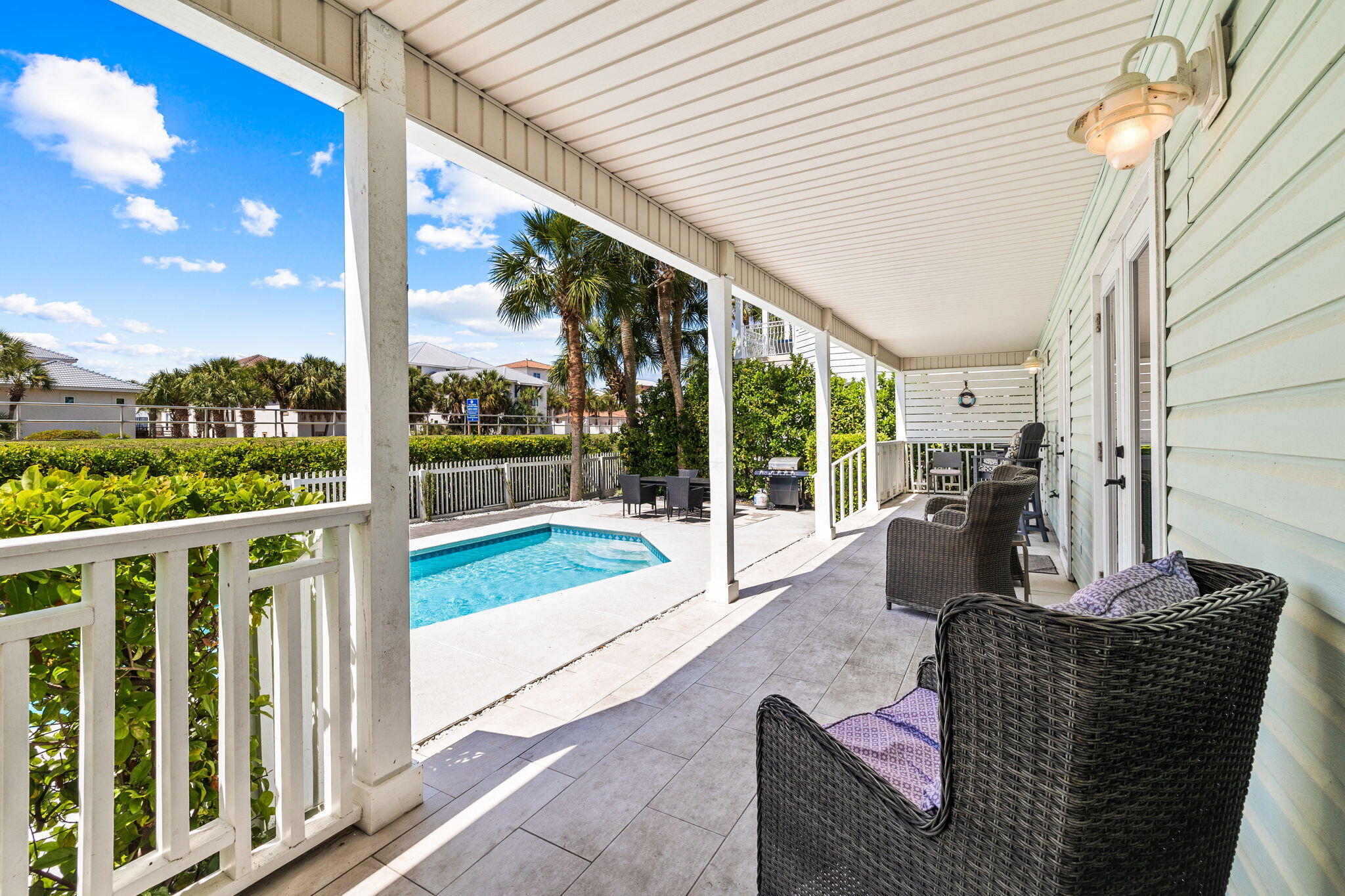 CRYSTAL SHORES - Residential