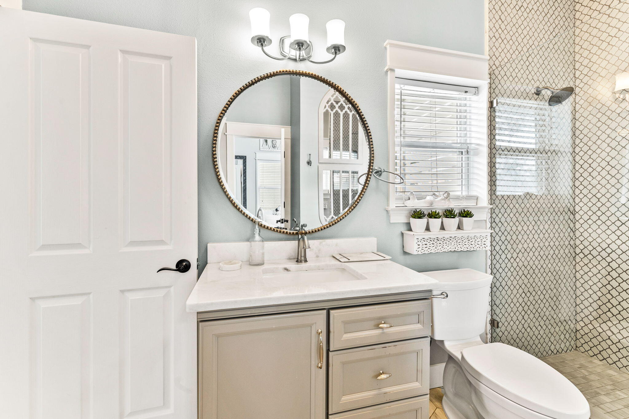 CRYSTAL SHORES - Residential