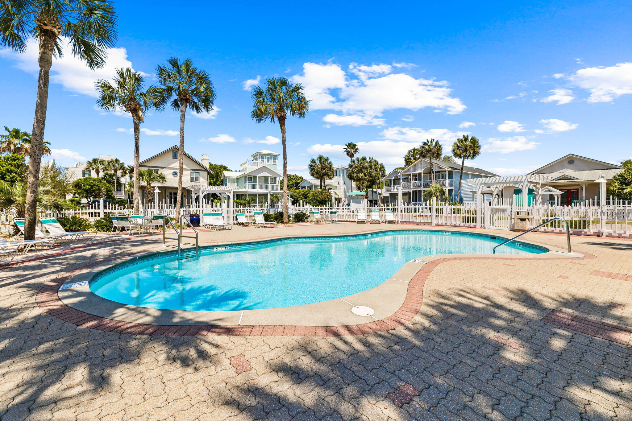 CRYSTAL SHORES - Residential