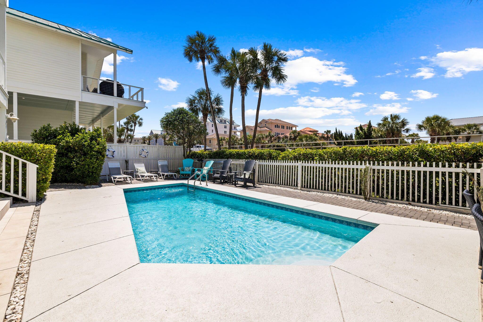 CRYSTAL SHORES - Residential