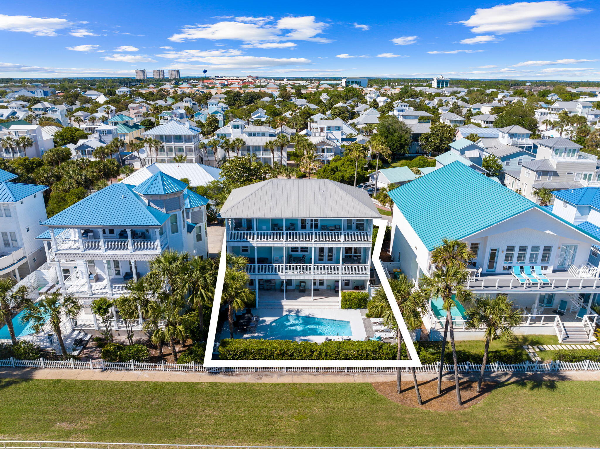 CRYSTAL SHORES - Residential