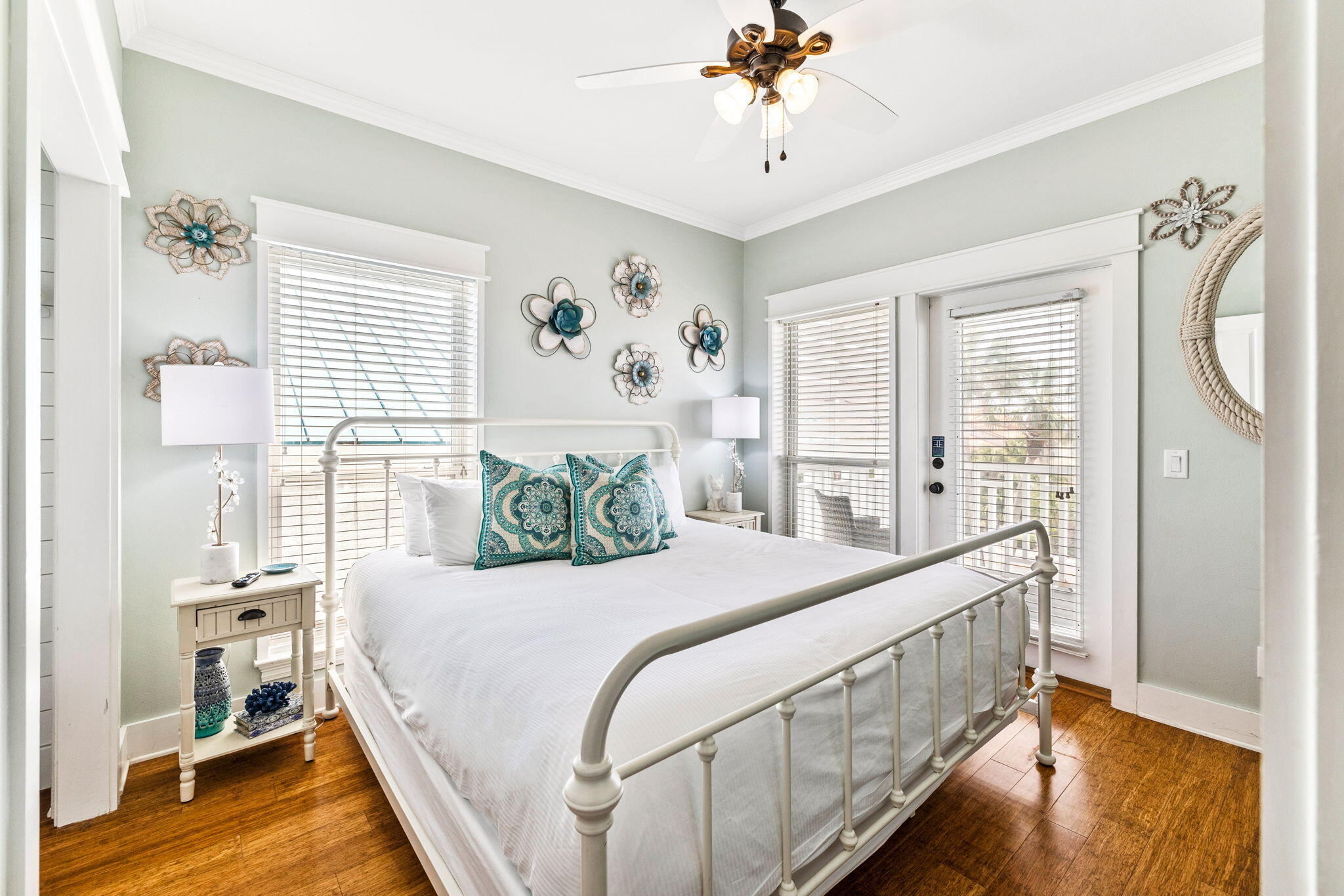 CRYSTAL SHORES - Residential