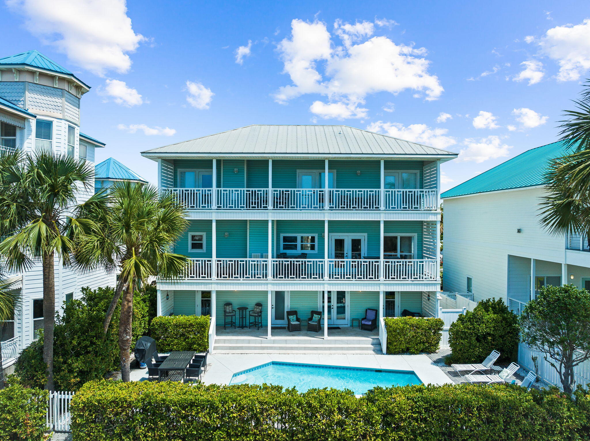 CRYSTAL SHORES - Residential