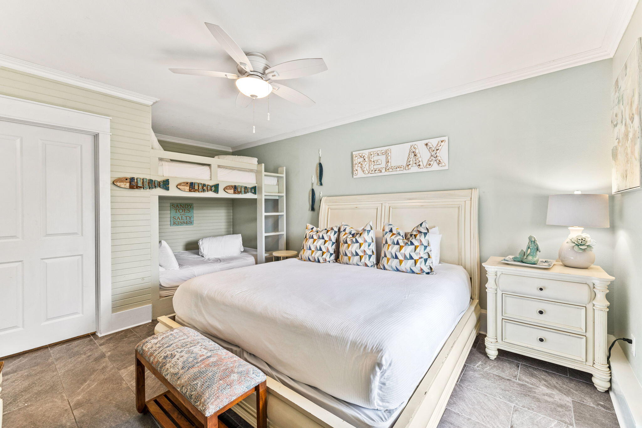 CRYSTAL SHORES - Residential