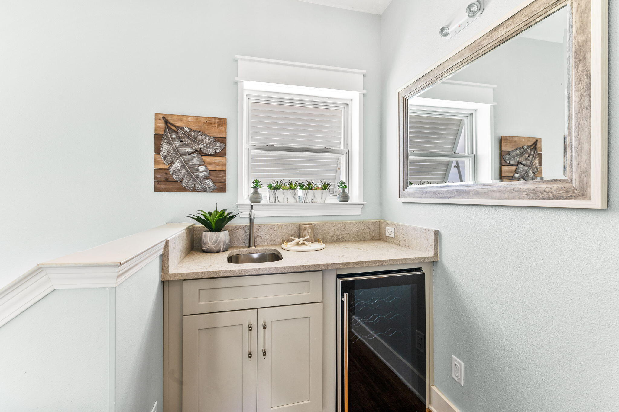 CRYSTAL SHORES - Residential