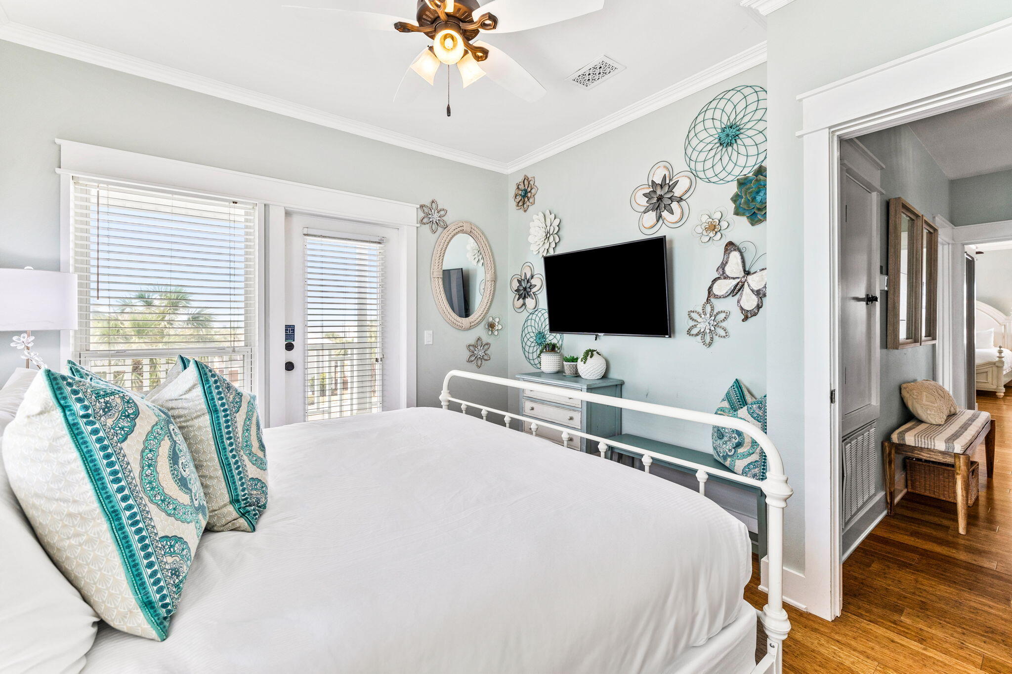 CRYSTAL SHORES - Residential