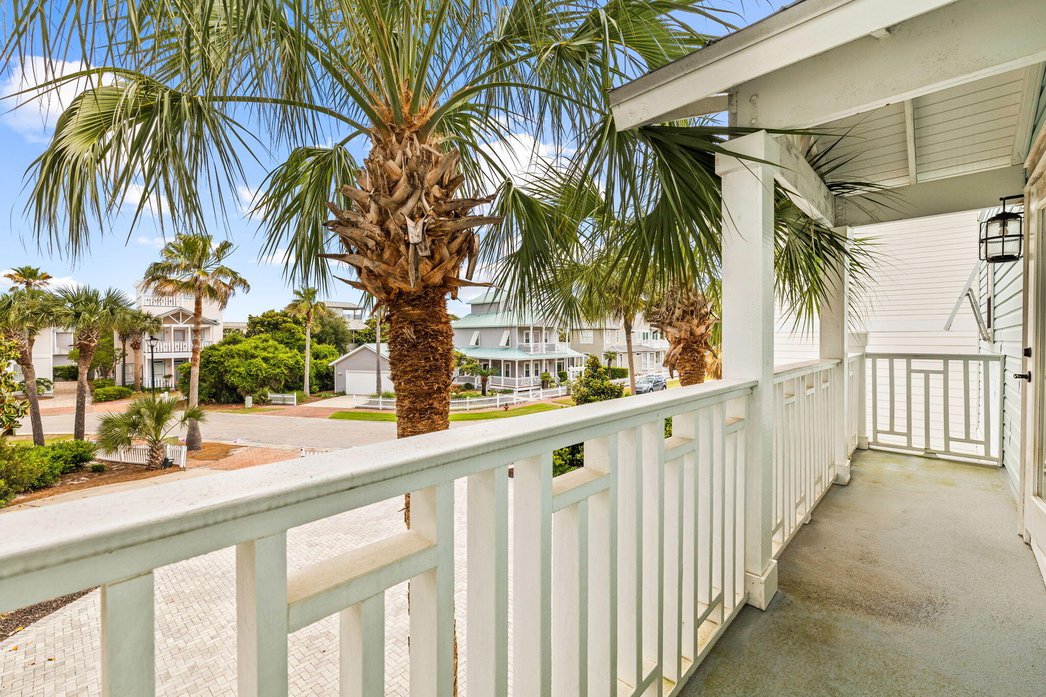 CRYSTAL SHORES - Residential