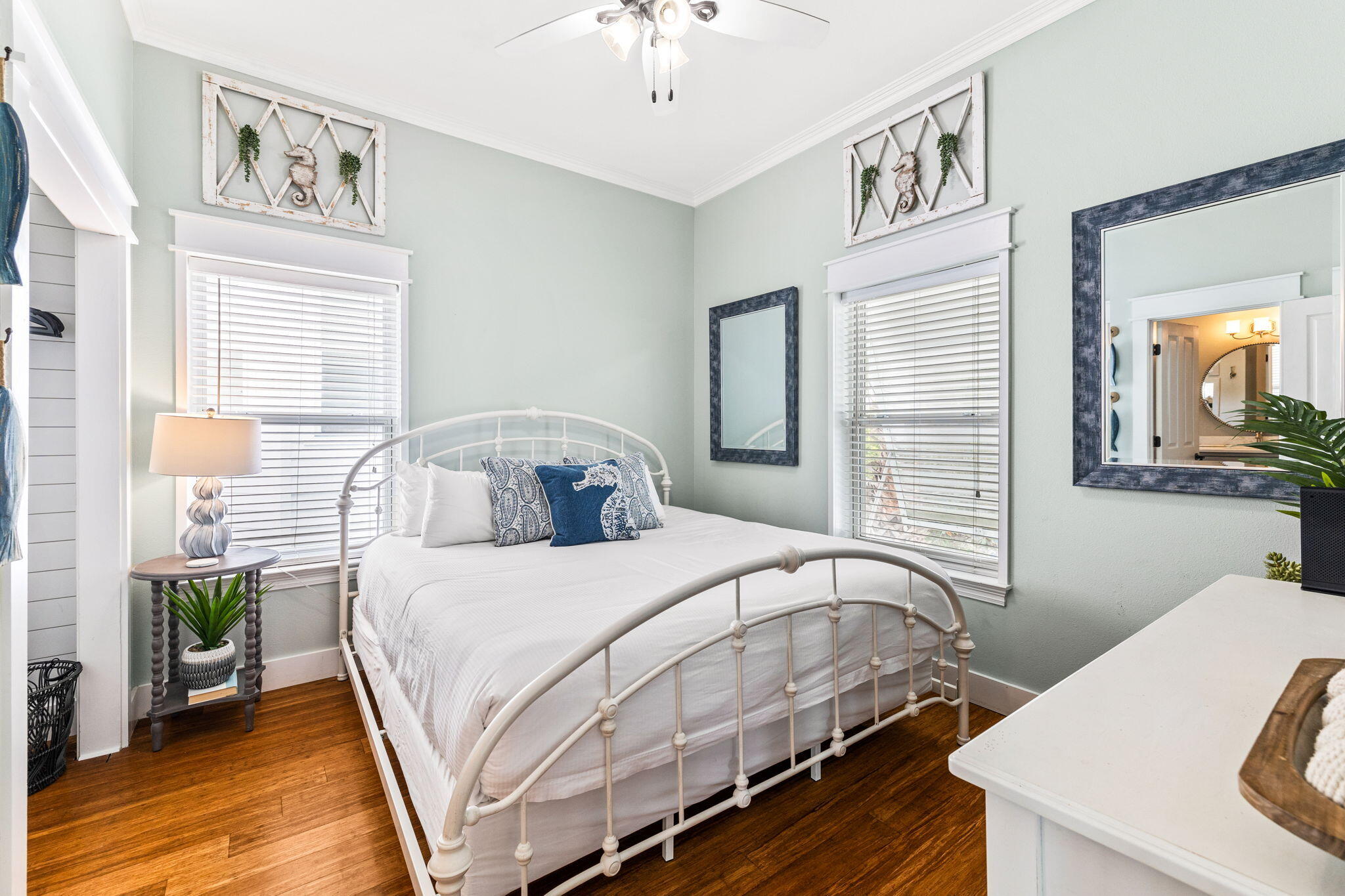 CRYSTAL SHORES - Residential