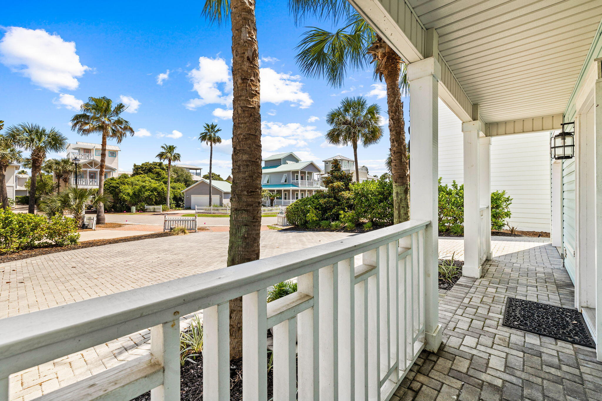 CRYSTAL SHORES - Residential