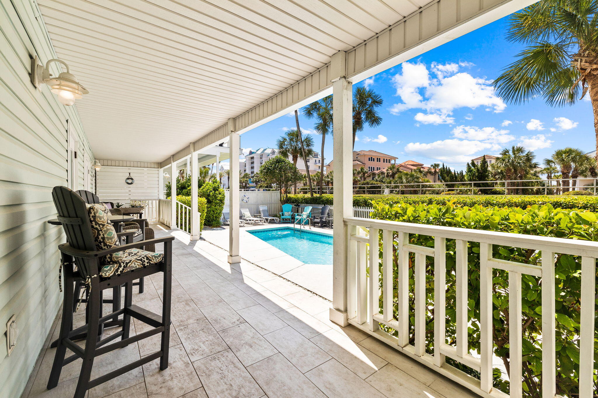 CRYSTAL SHORES - Residential