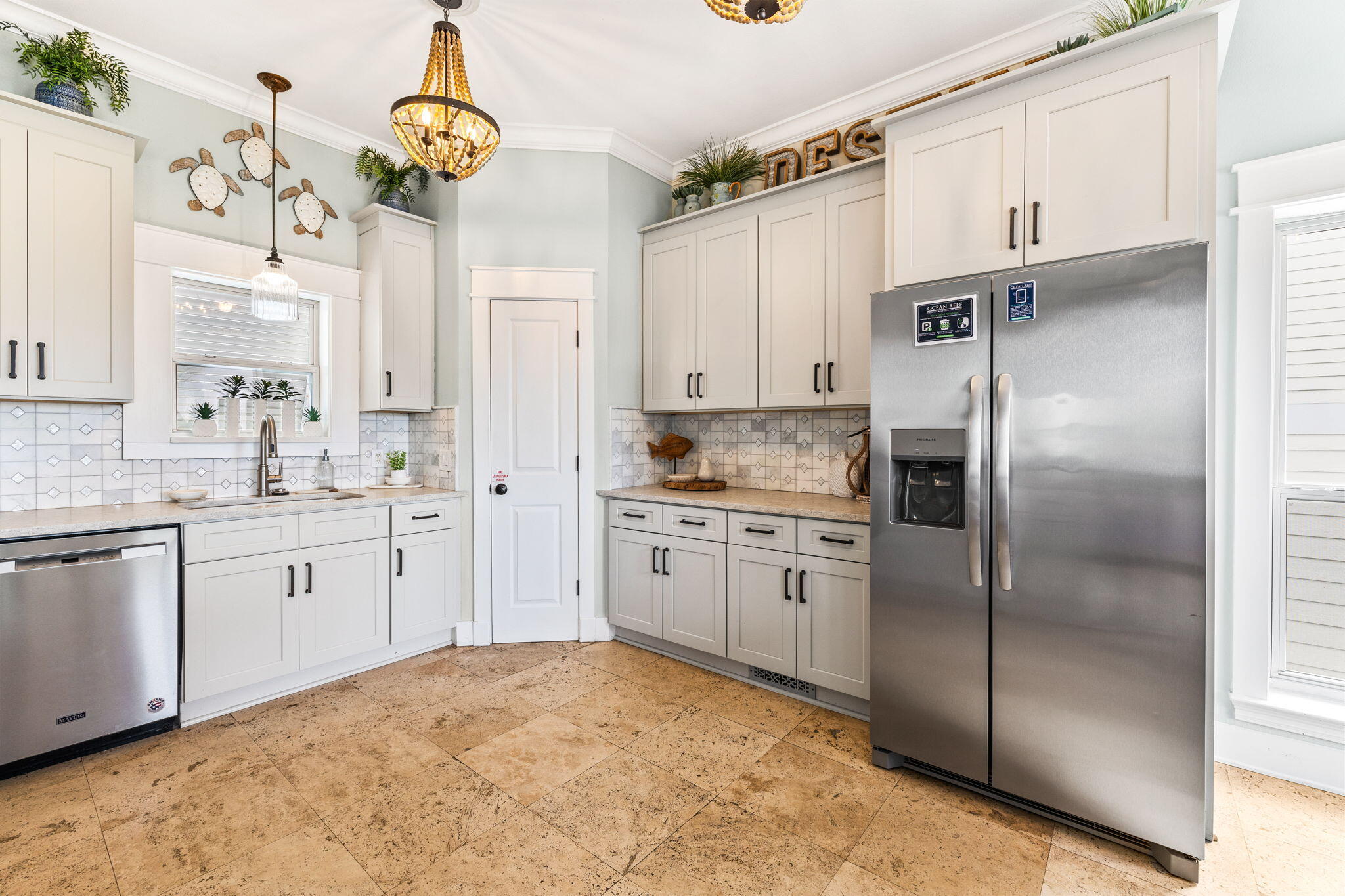 CRYSTAL SHORES - Residential