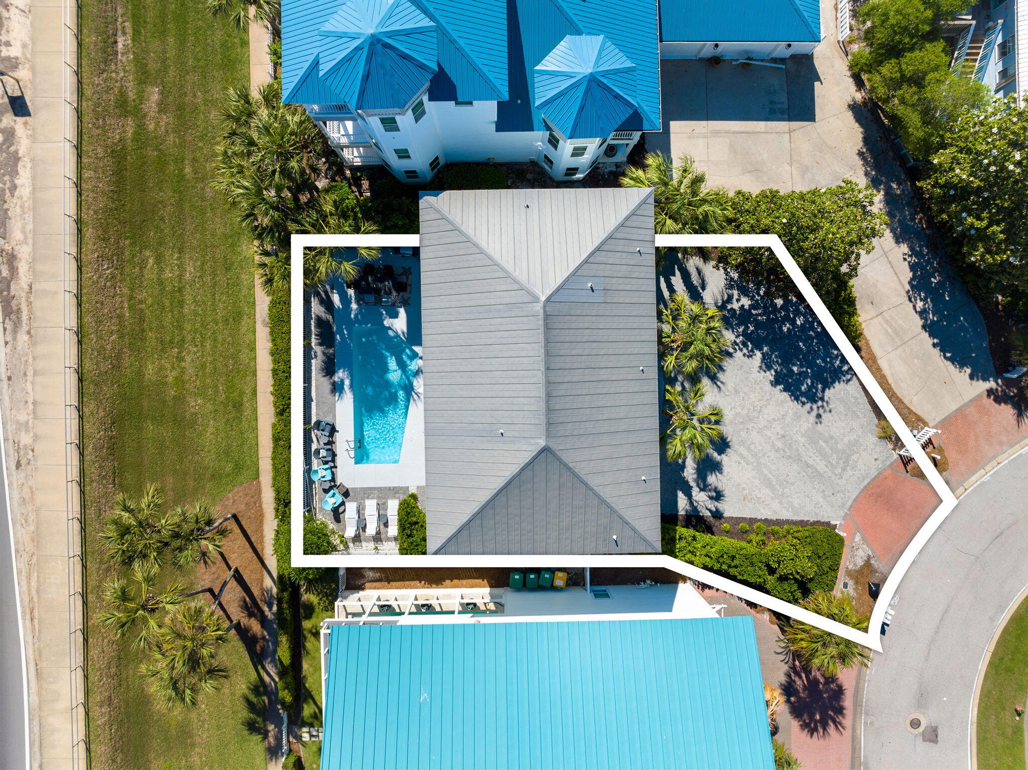 CRYSTAL SHORES - Residential