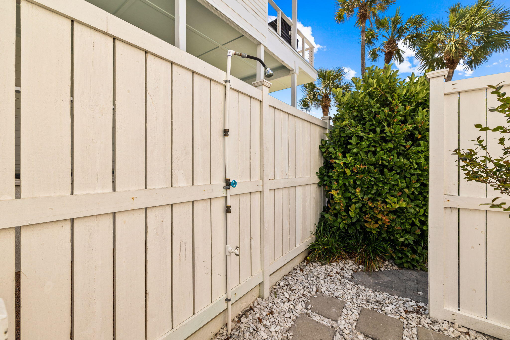 CRYSTAL SHORES - Residential