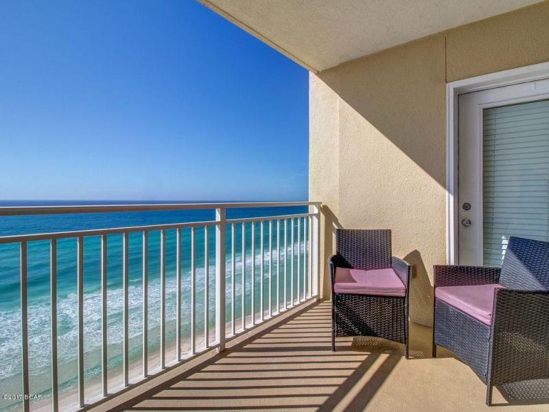 EMERALD BEACH PH 1 - Residential
