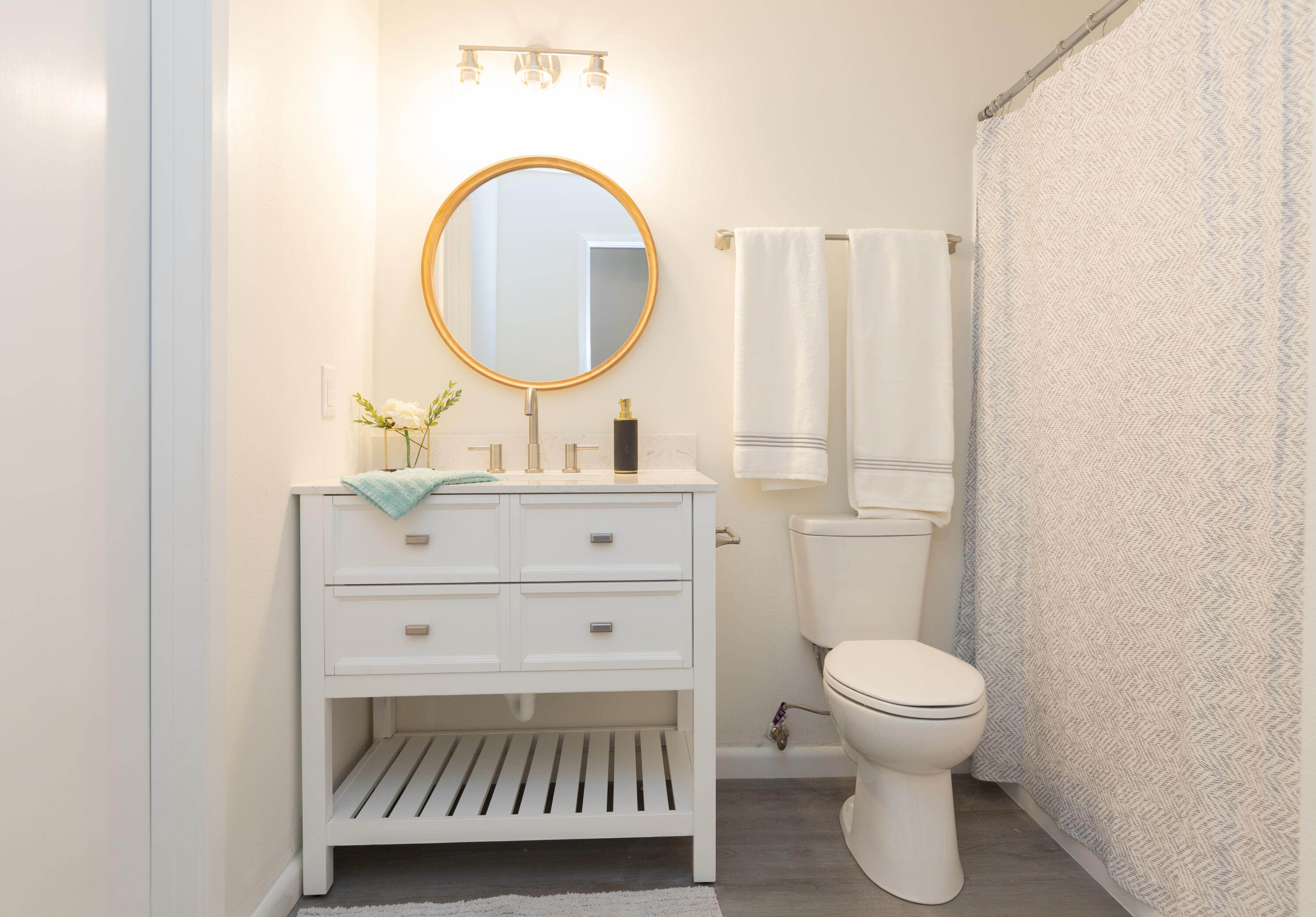 MONTAGE MANOR - Residential