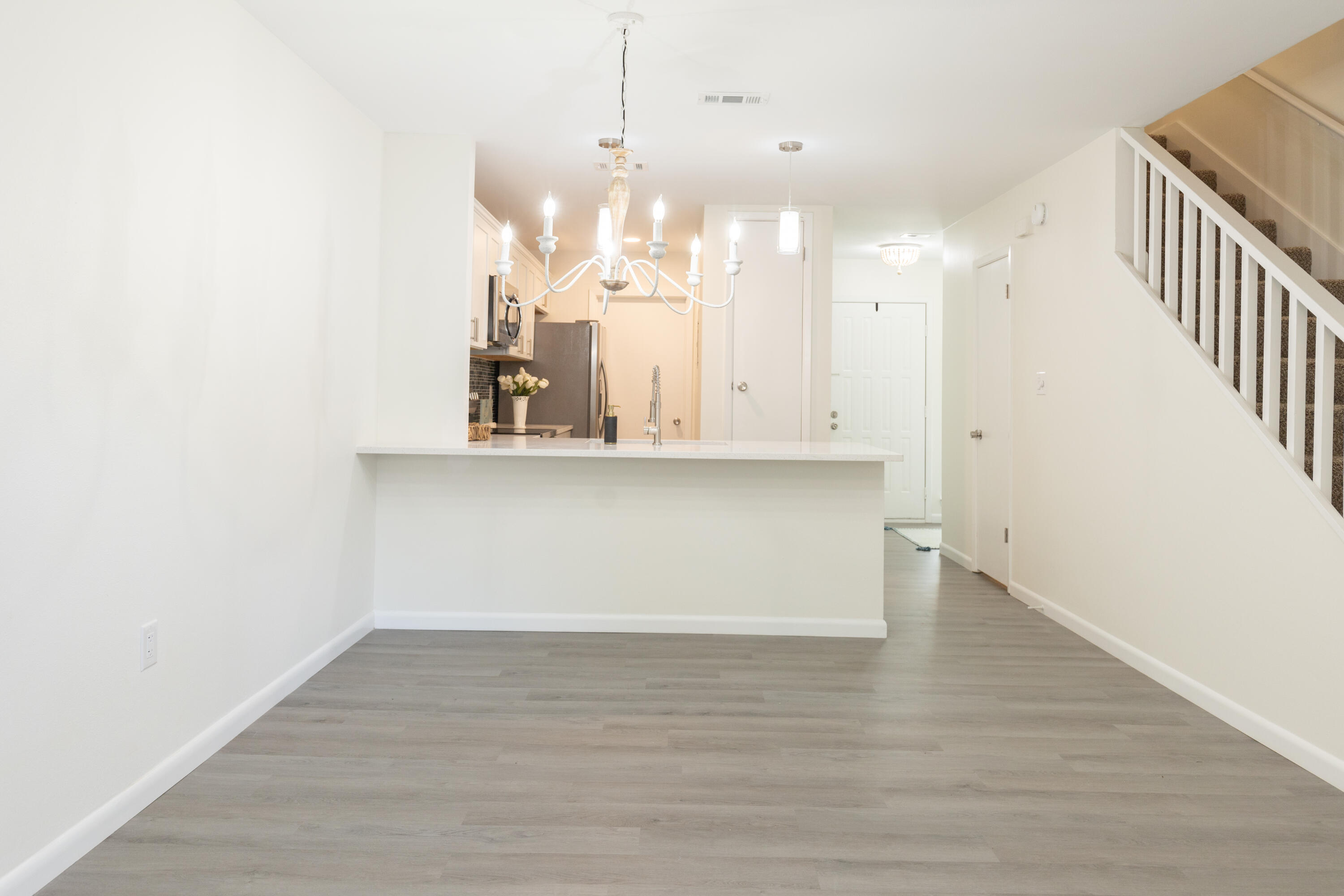 MONTAGE MANOR - Residential