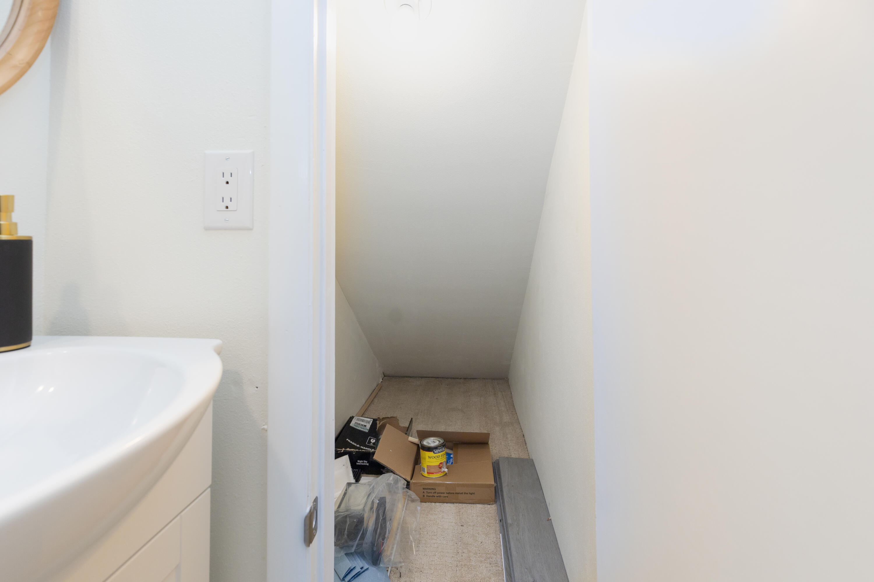 MONTAGE MANOR - Residential