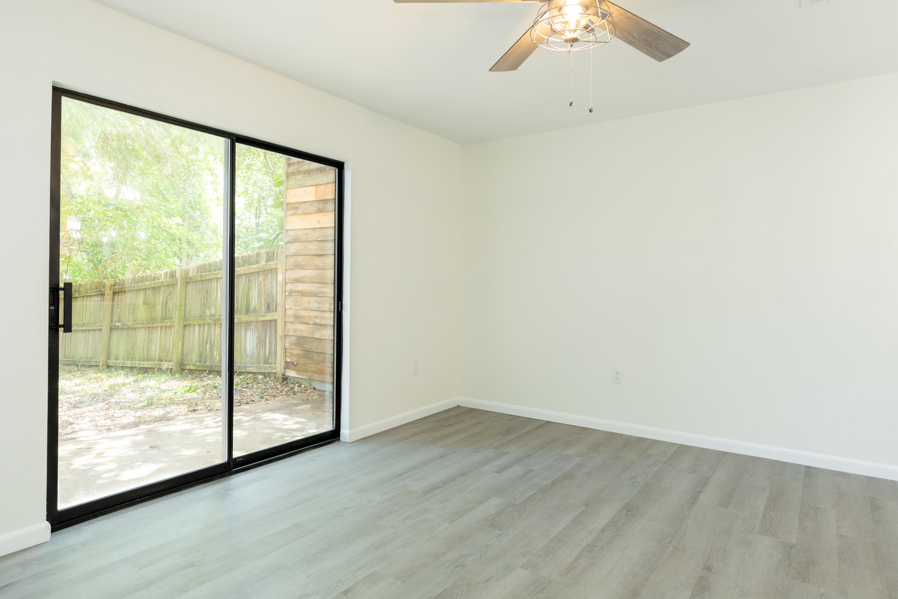 MONTAGE MANOR - Residential