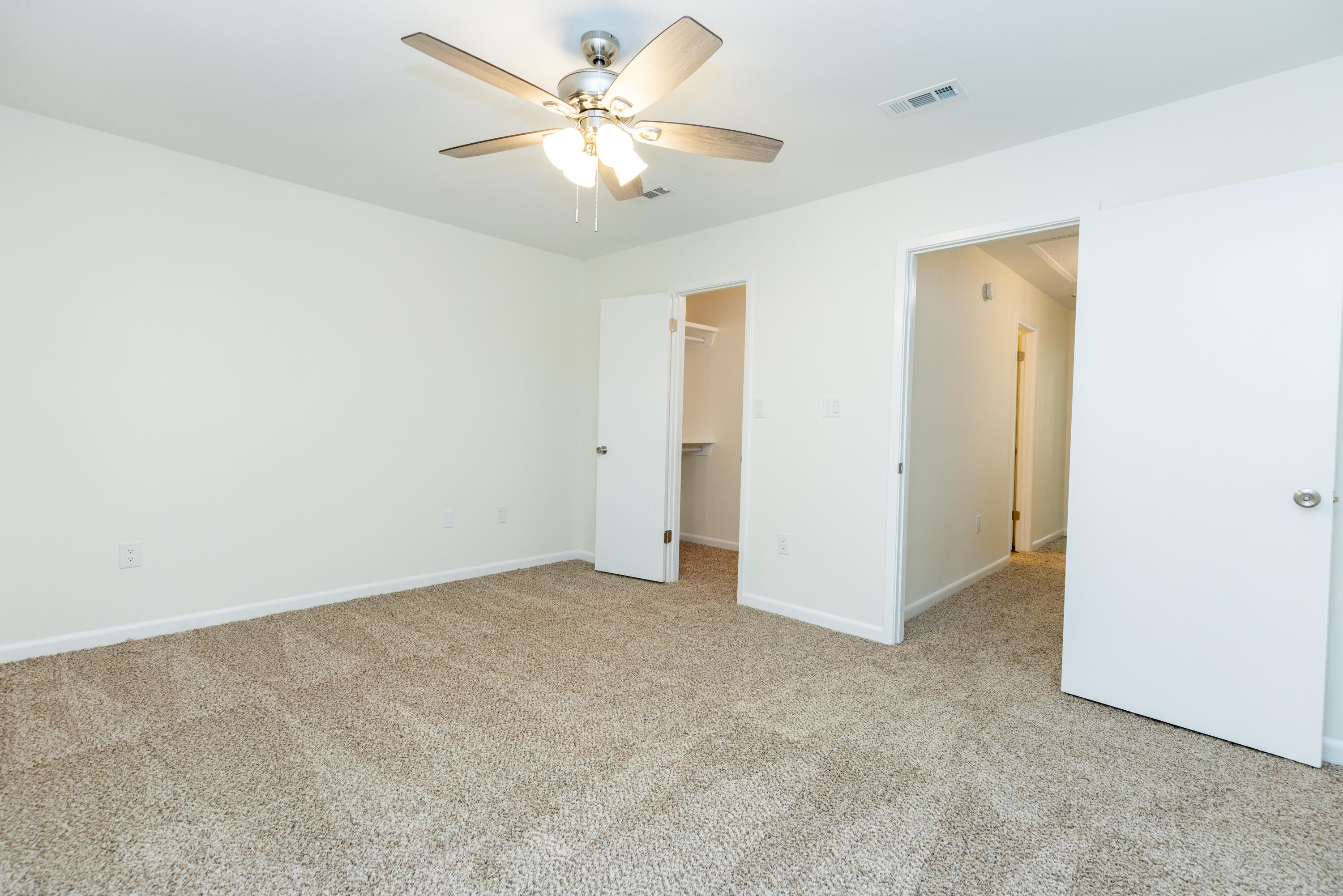 MONTAGE MANOR - Residential