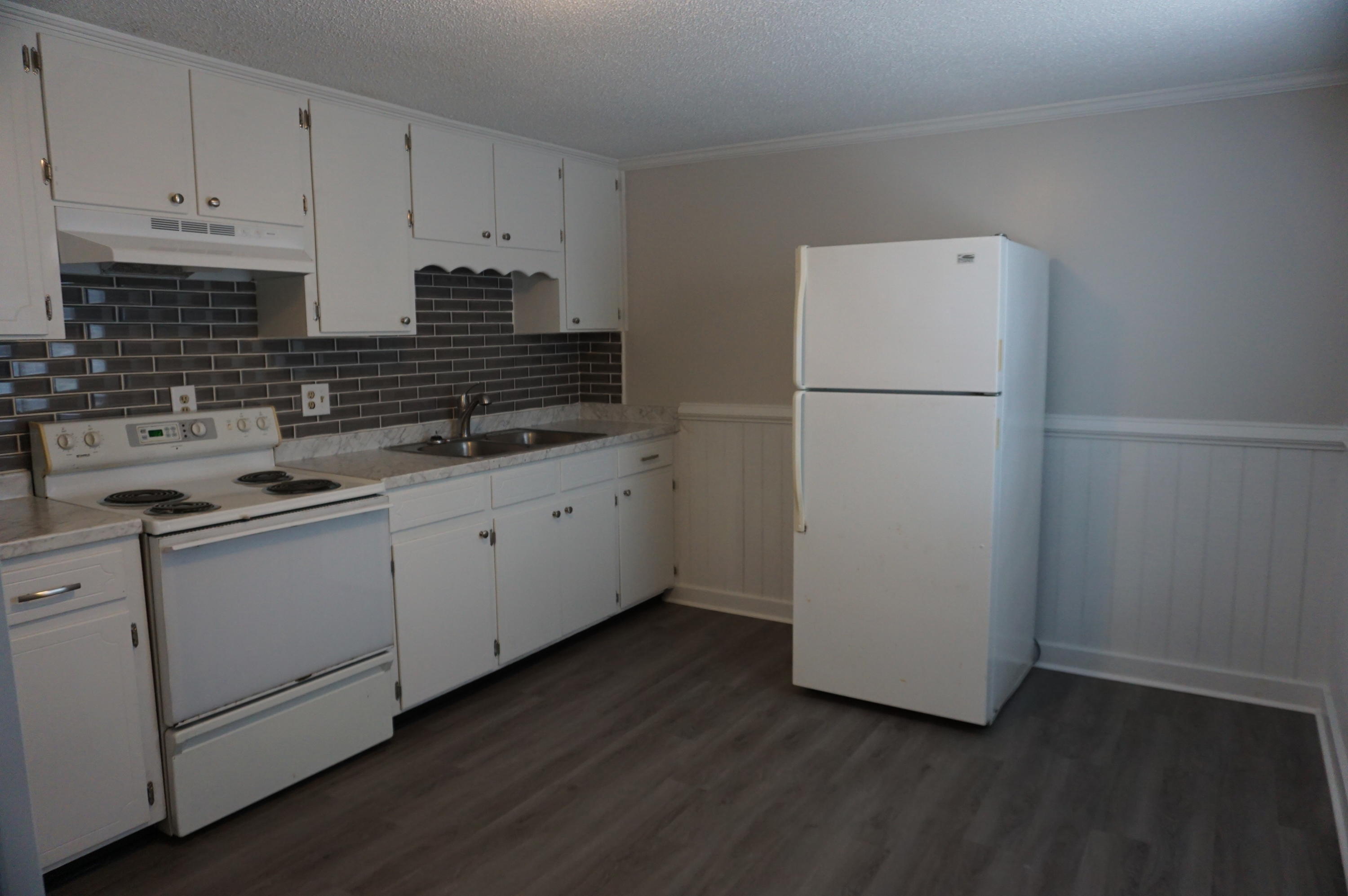 Available 04/20/2022. End unit upstairs with easy commute to bases, beaches and shopping. Recently renovated apartment with 2 bedrooms and 1 bath. Featuring many new renovations. Neutral paint, vinyl plank flooring, subway tile in the bathroom and kitchen back splash with updated lighting. Parking lot for parking. Minutes from the base gate. Quarterly pest control service. No smoking. No vaping. No pets allowed.
