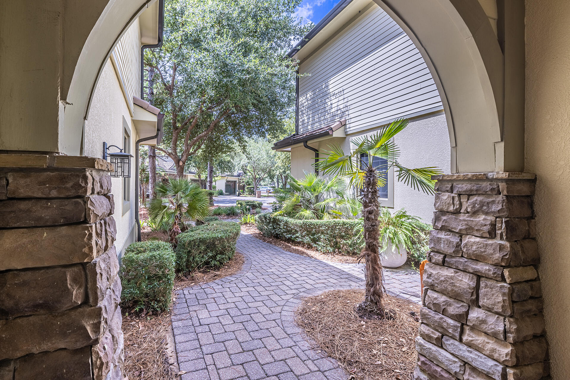 WILD HERON - CLUBSIDE II - Residential