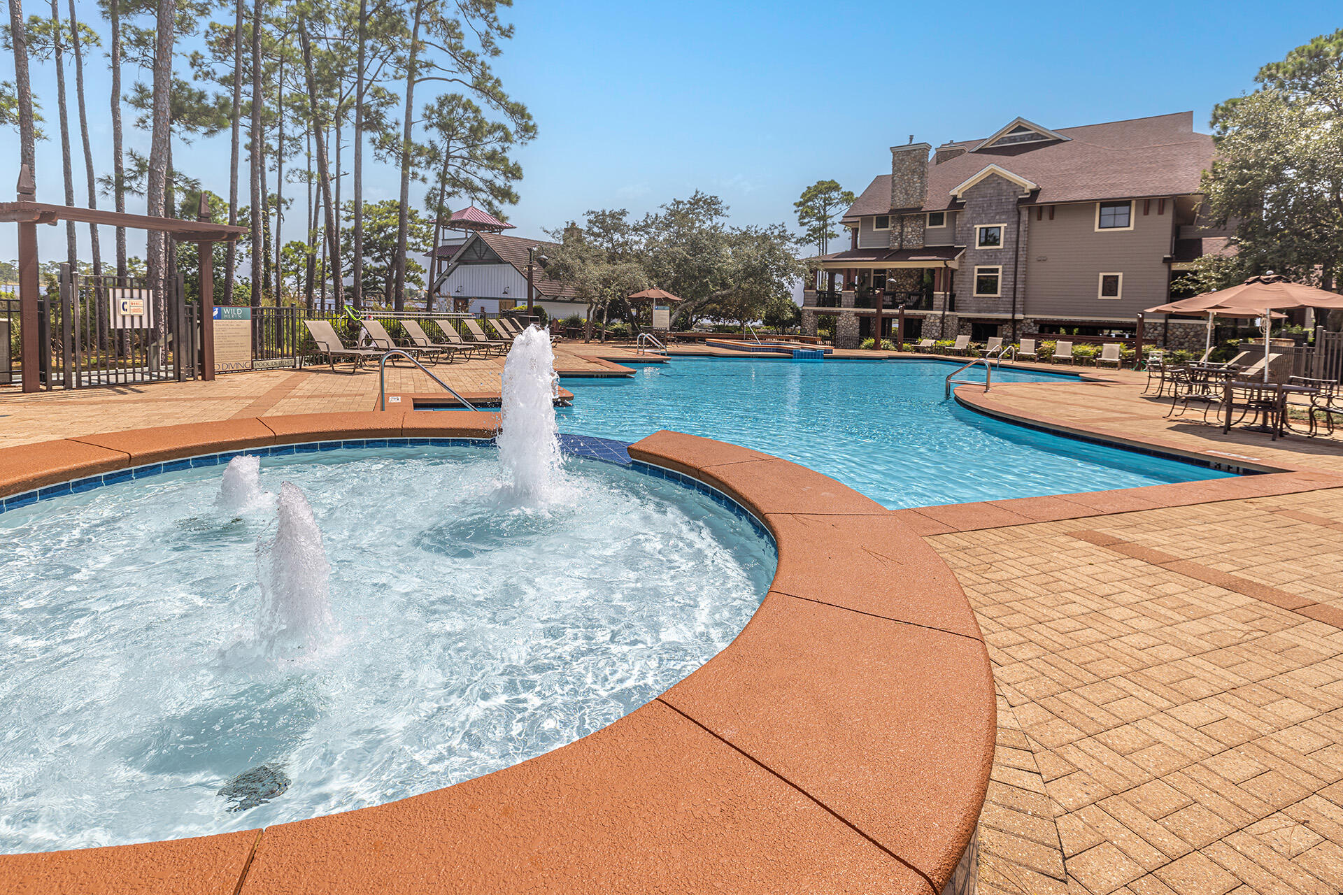 WILD HERON - CLUBSIDE II - Residential