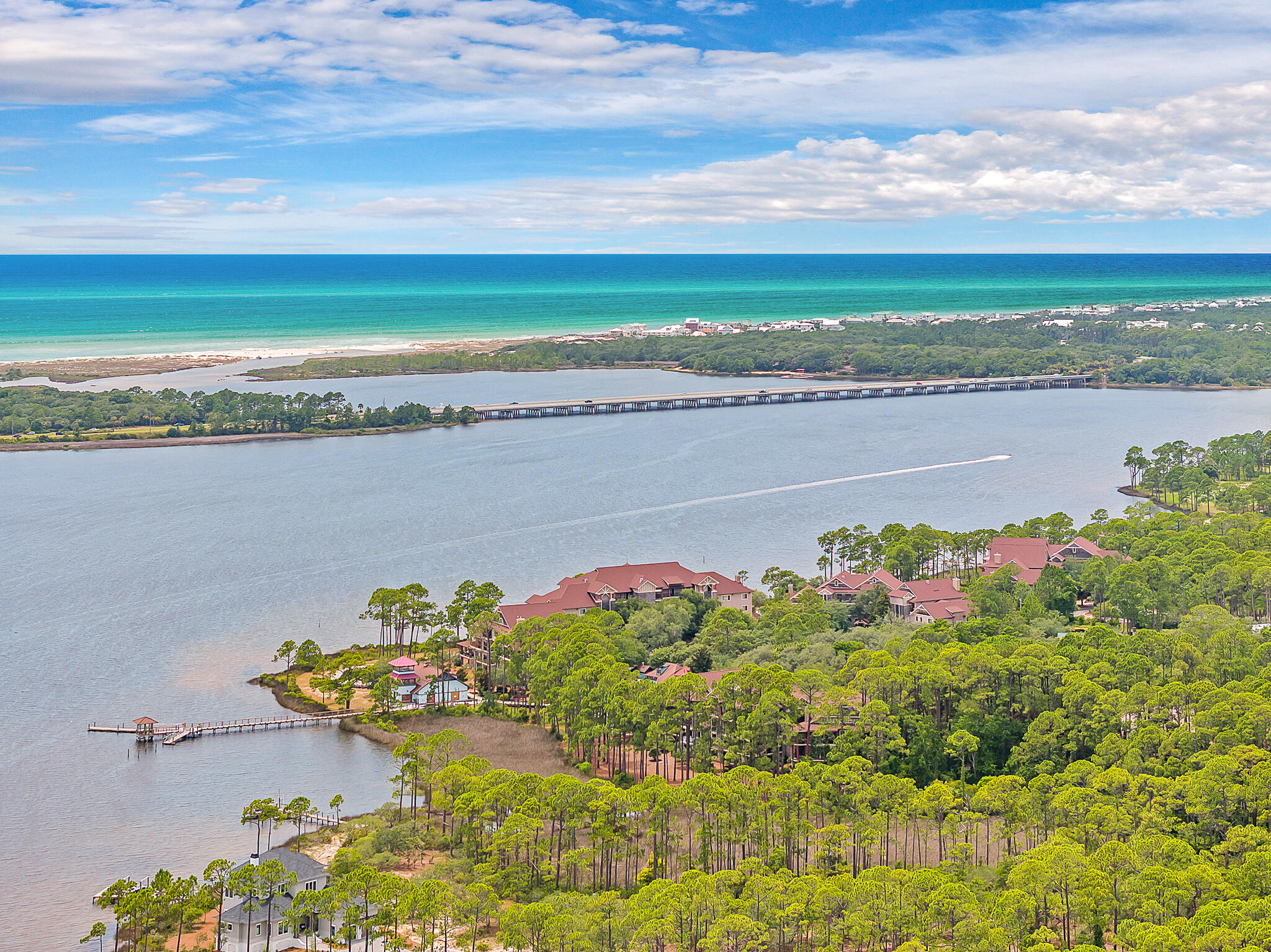 WILD HERON - CLUBSIDE II - Residential