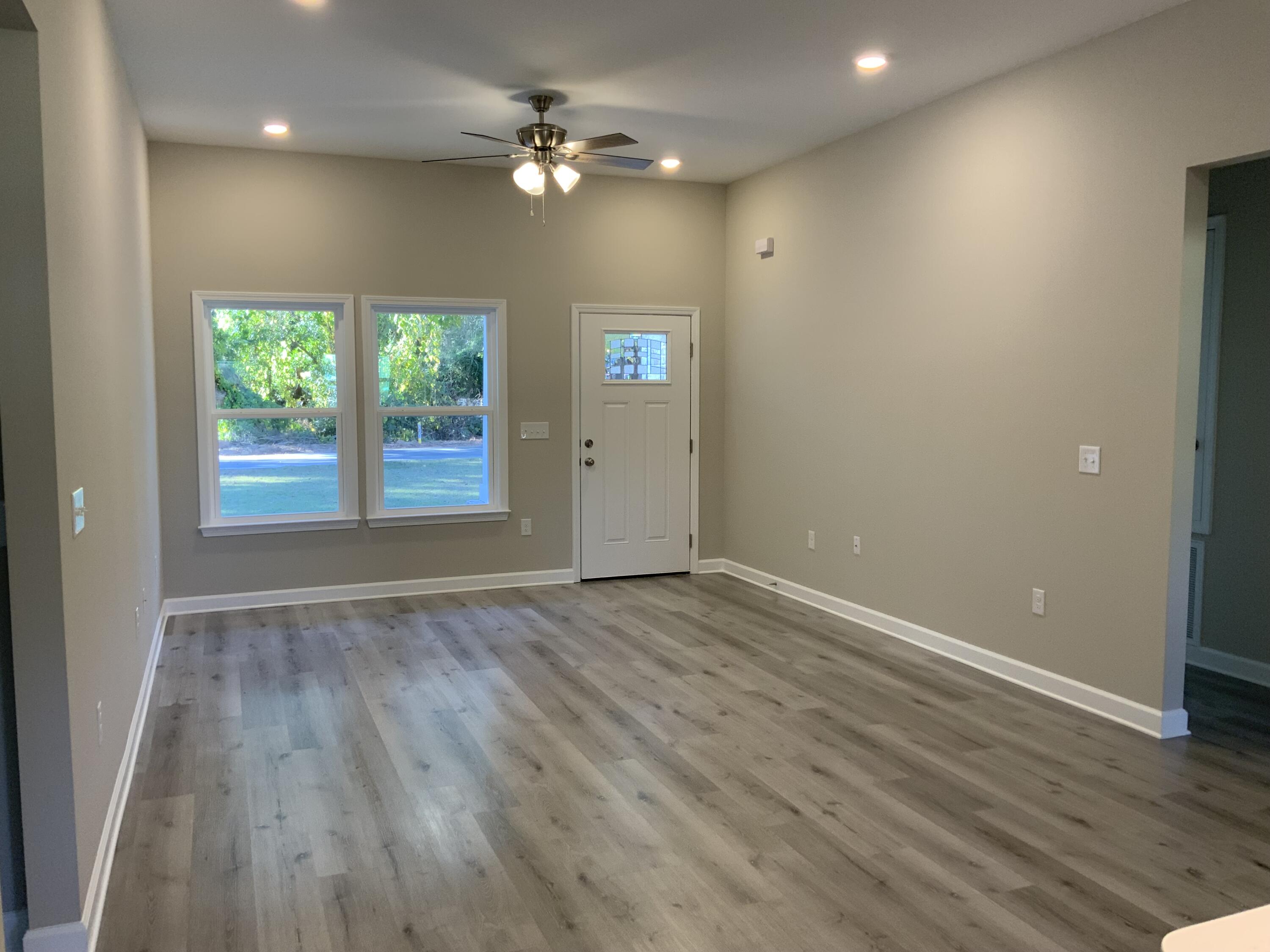 QUIET OAKS S/D - Residential