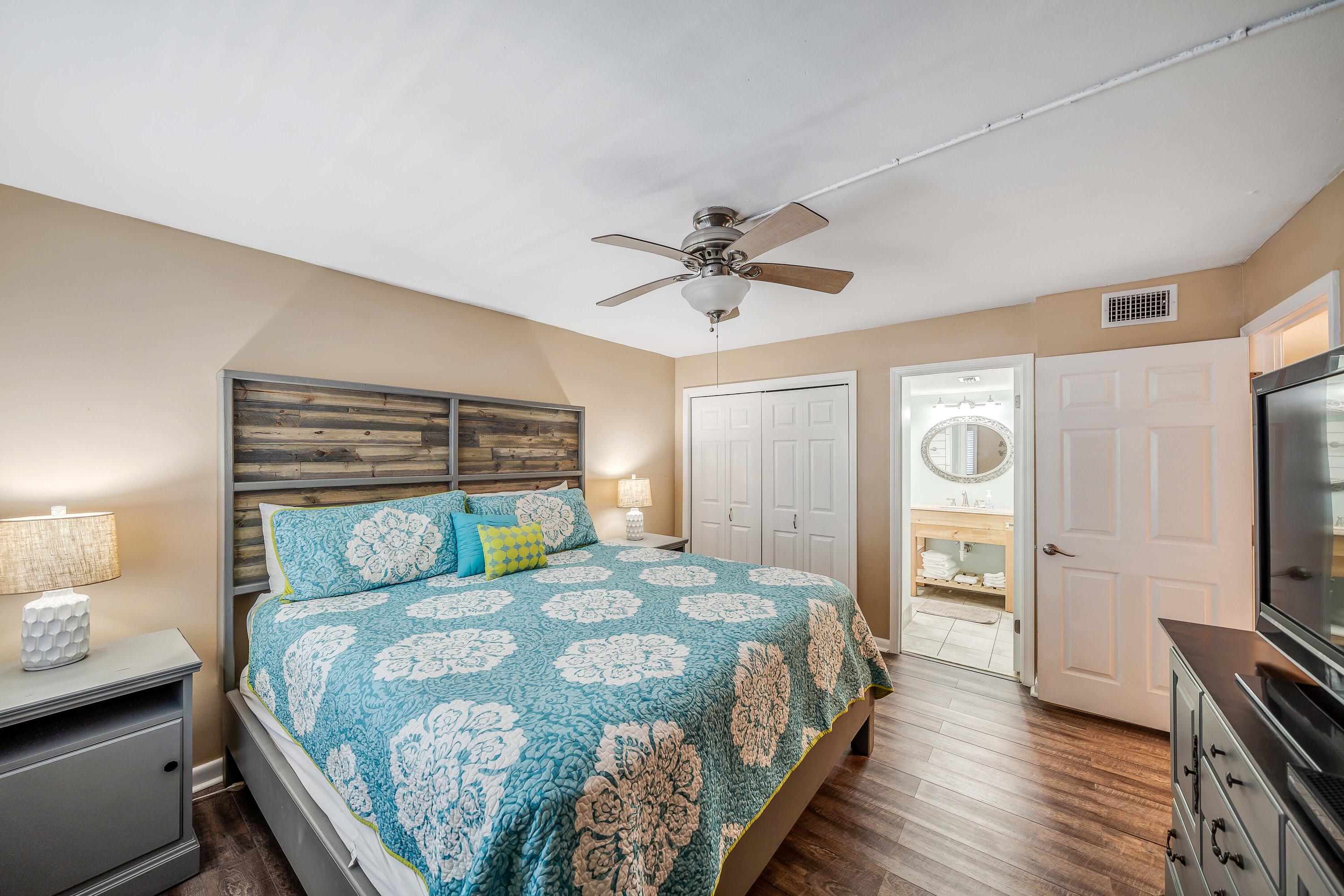 MARINER EAST CONDO - Residential