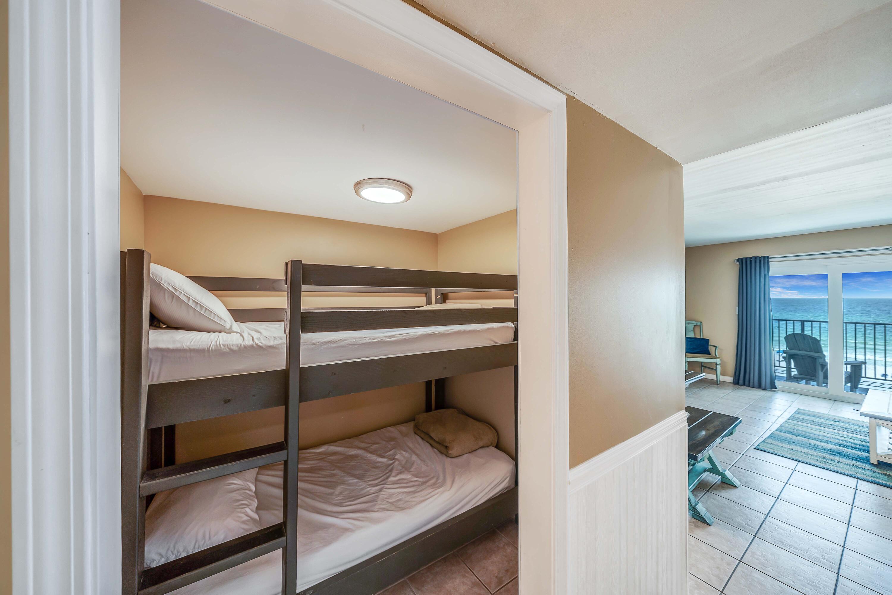 MARINER EAST CONDO - Residential