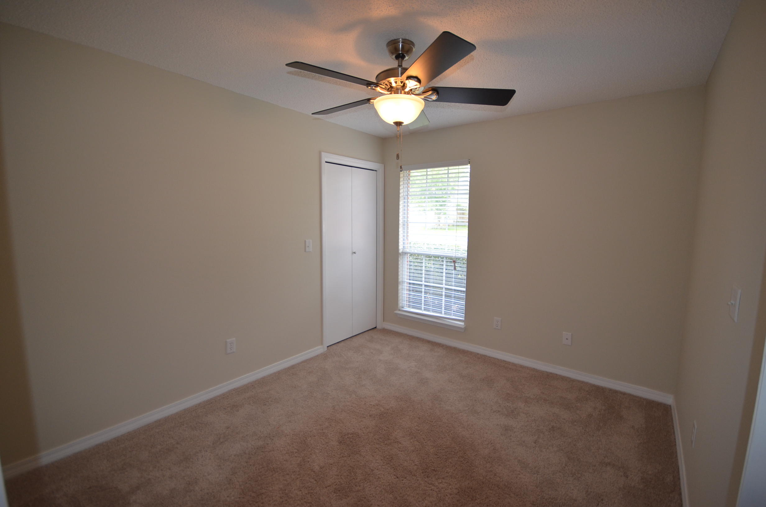 HOLLYROD PARK - Residential