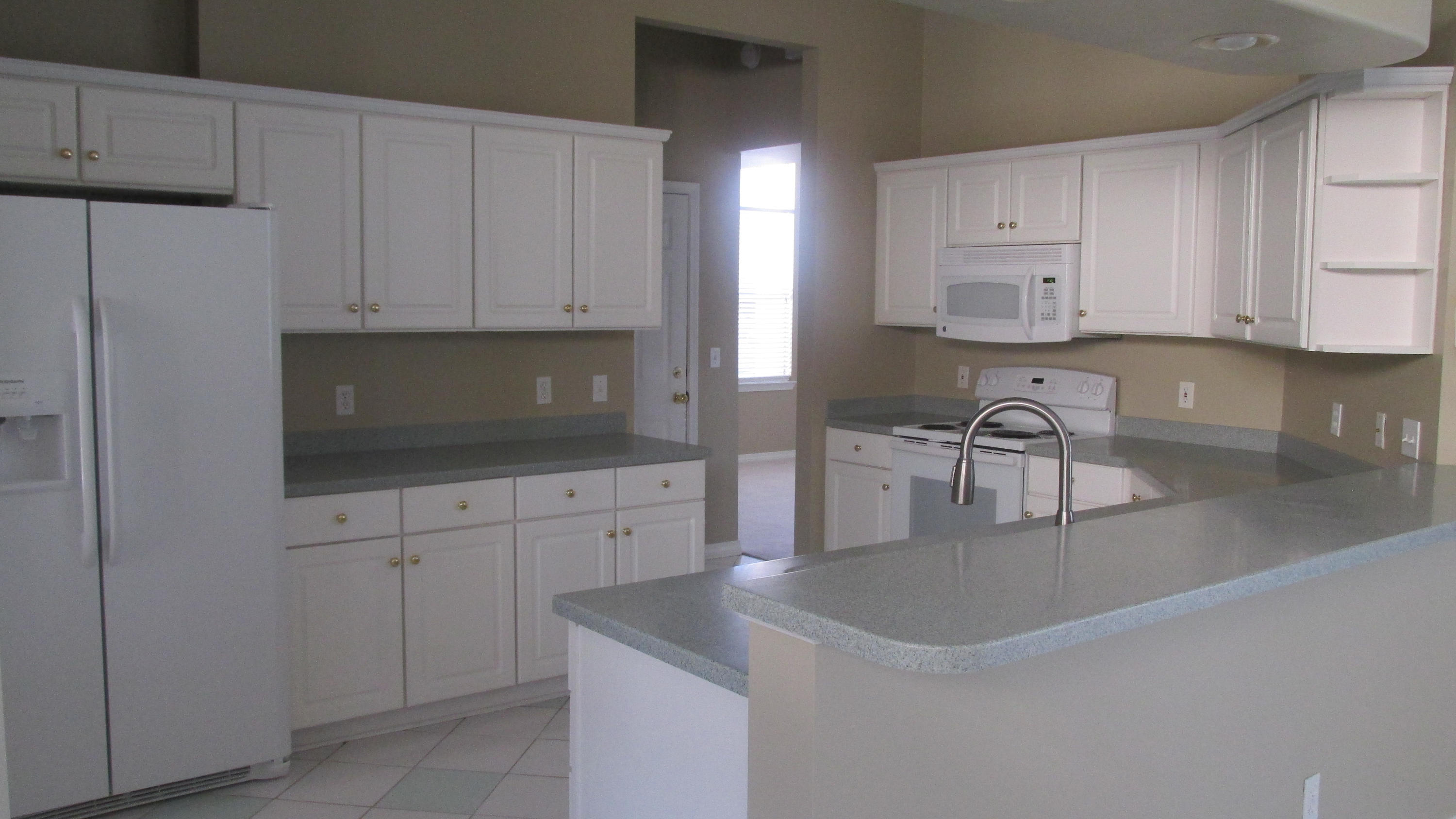 EMERALD LAKES PH 1 - Residential Lease