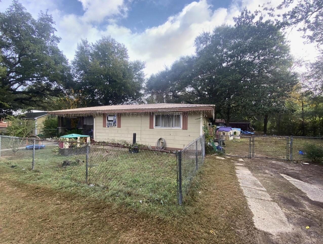 Seller will consider seller financing with a strong downpayment, contingent on seller approval of credit report and loan application. Rental investment with room for multifamily or a mobile home park. Great Opportunity!! Fixer Upper! Metal Roof! .42 acres Zoned Mixed use 4Bed/1.5 Bath. Approximate 1442 sqft heated/cooled with a metal roof. Zoned as Mixed use property and located in the middle of town with Lots of new growth and just a short drive from local schools, hospital, south Publix, a variety of restaurants, and the Crestview Commons, Hwy 85 and I-10 are in close proximity to the property.